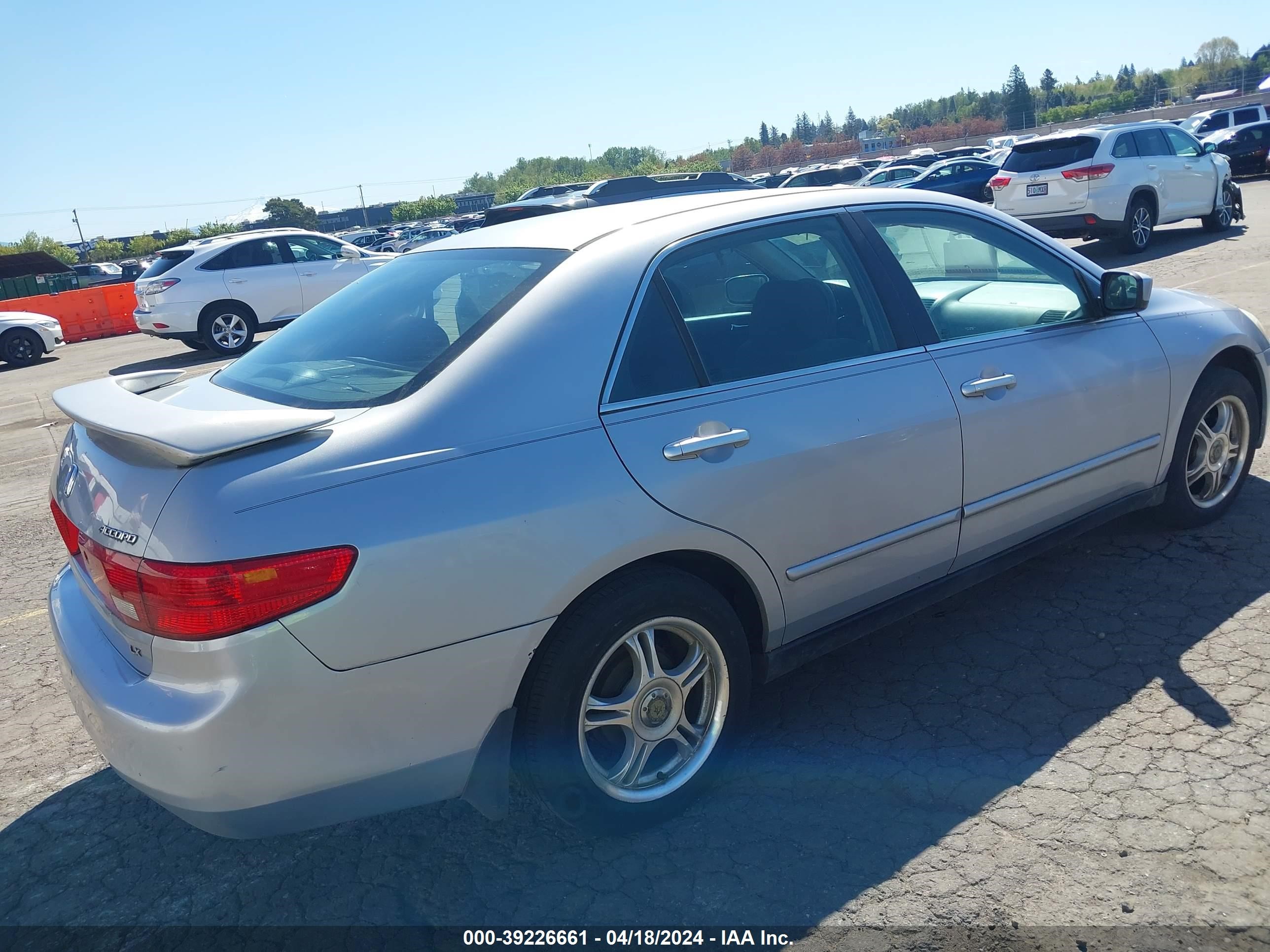 Photo 3 VIN: 1HGCM56485A004132 - HONDA ACCORD 