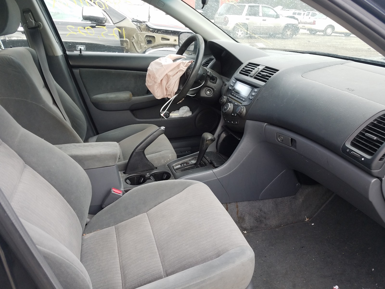 Photo 4 VIN: 1HGCM56485A084628 - HONDA ACCORD LX 