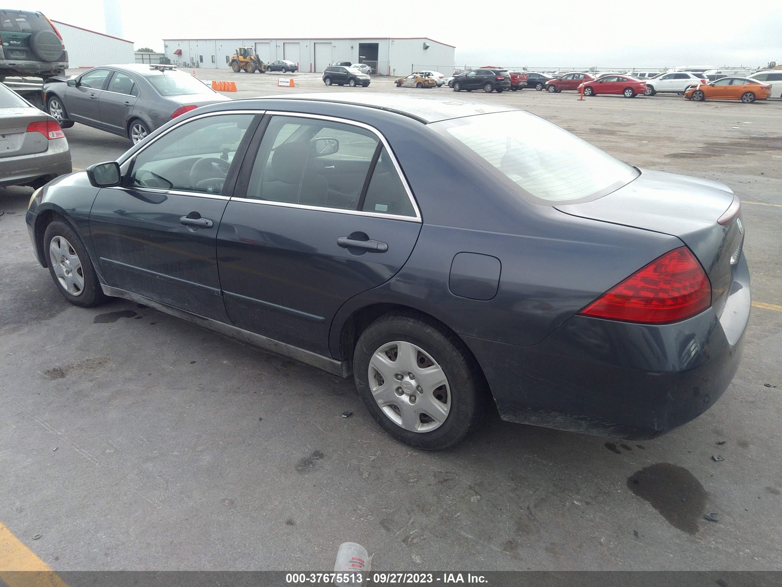 Photo 2 VIN: 1HGCM56487A007941 - HONDA ACCORD 