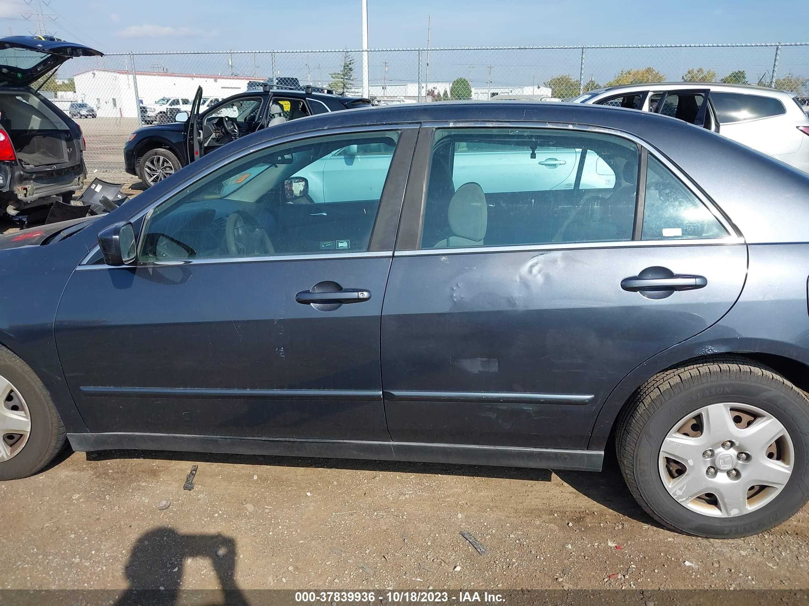 Photo 12 VIN: 1HGCM56487A109837 - HONDA ACCORD 