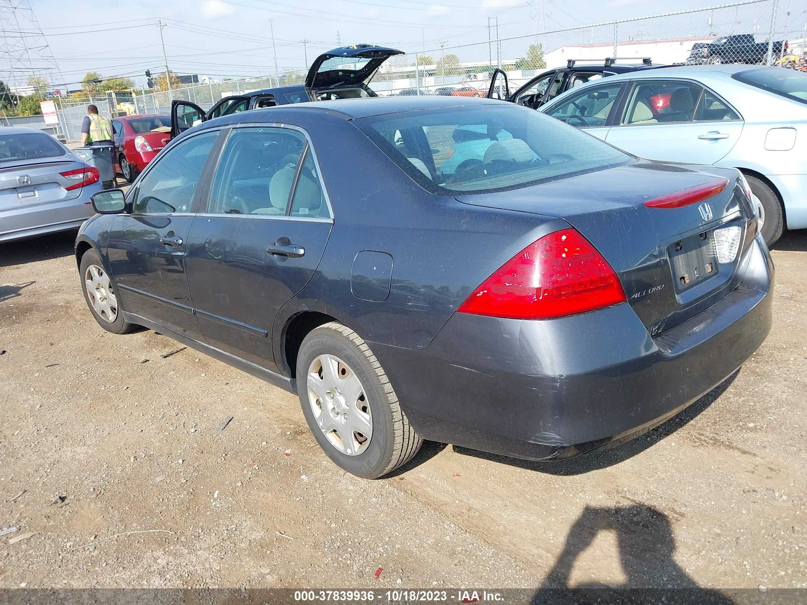 Photo 2 VIN: 1HGCM56487A109837 - HONDA ACCORD 