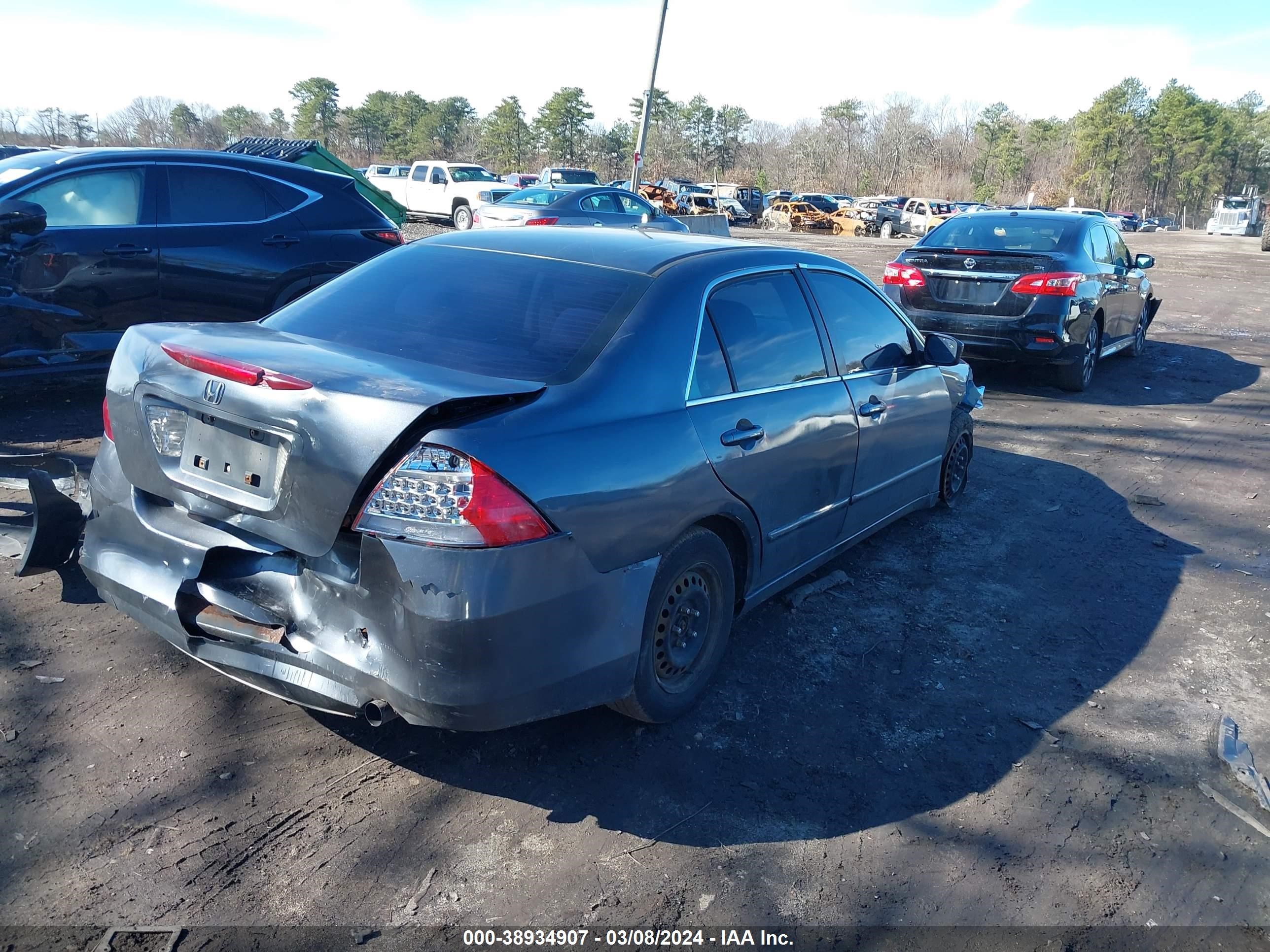 Photo 3 VIN: 1HGCM56496A046245 - HONDA ACCORD 