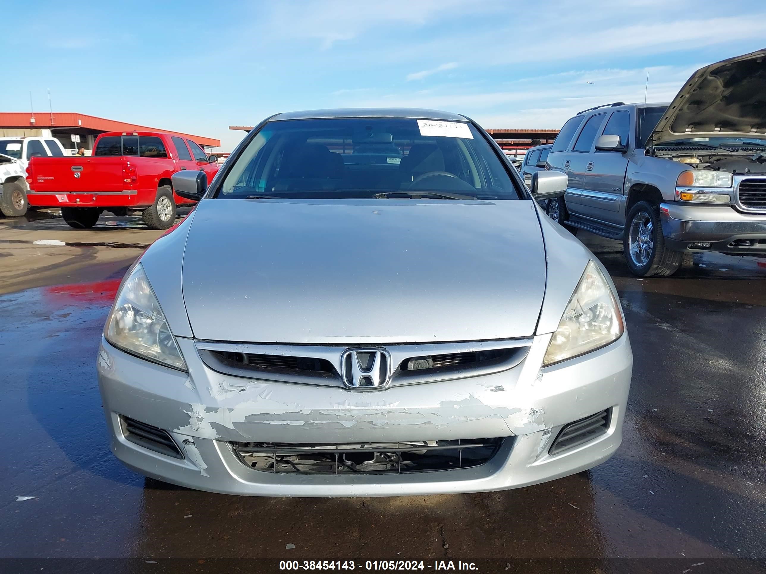 Photo 11 VIN: 1HGCM56496A145860 - HONDA ACCORD 