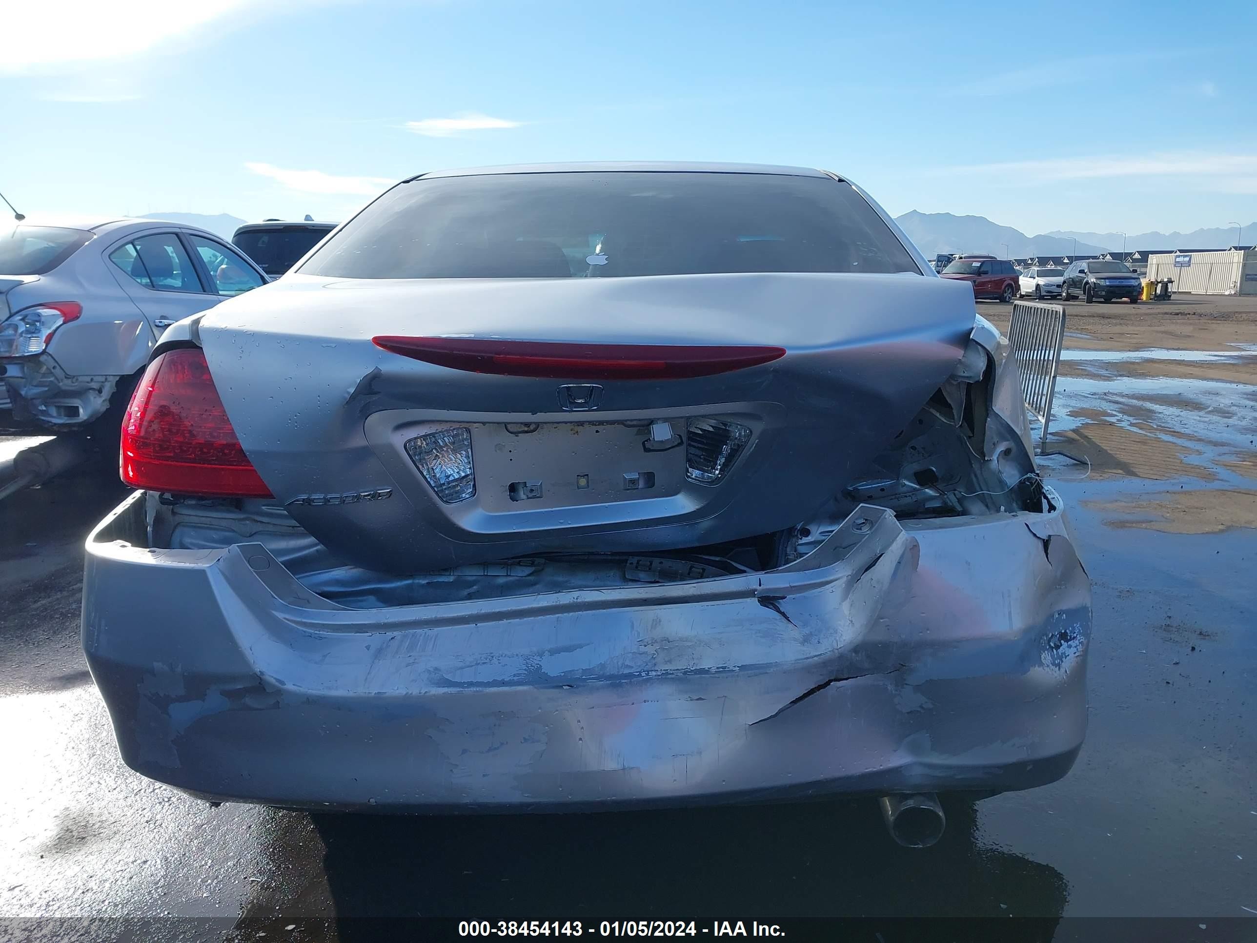 Photo 15 VIN: 1HGCM56496A145860 - HONDA ACCORD 