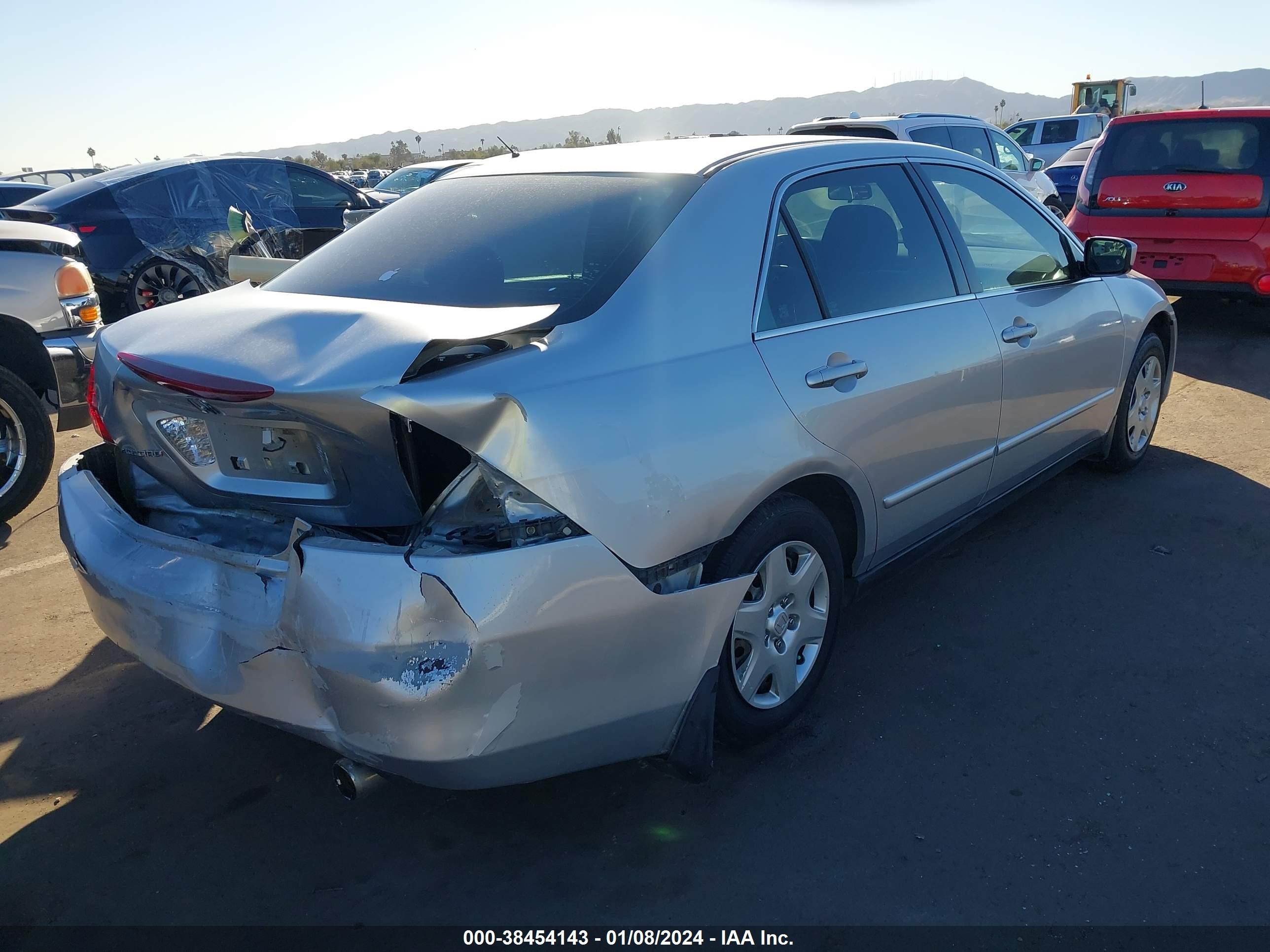 Photo 3 VIN: 1HGCM56496A145860 - HONDA ACCORD 