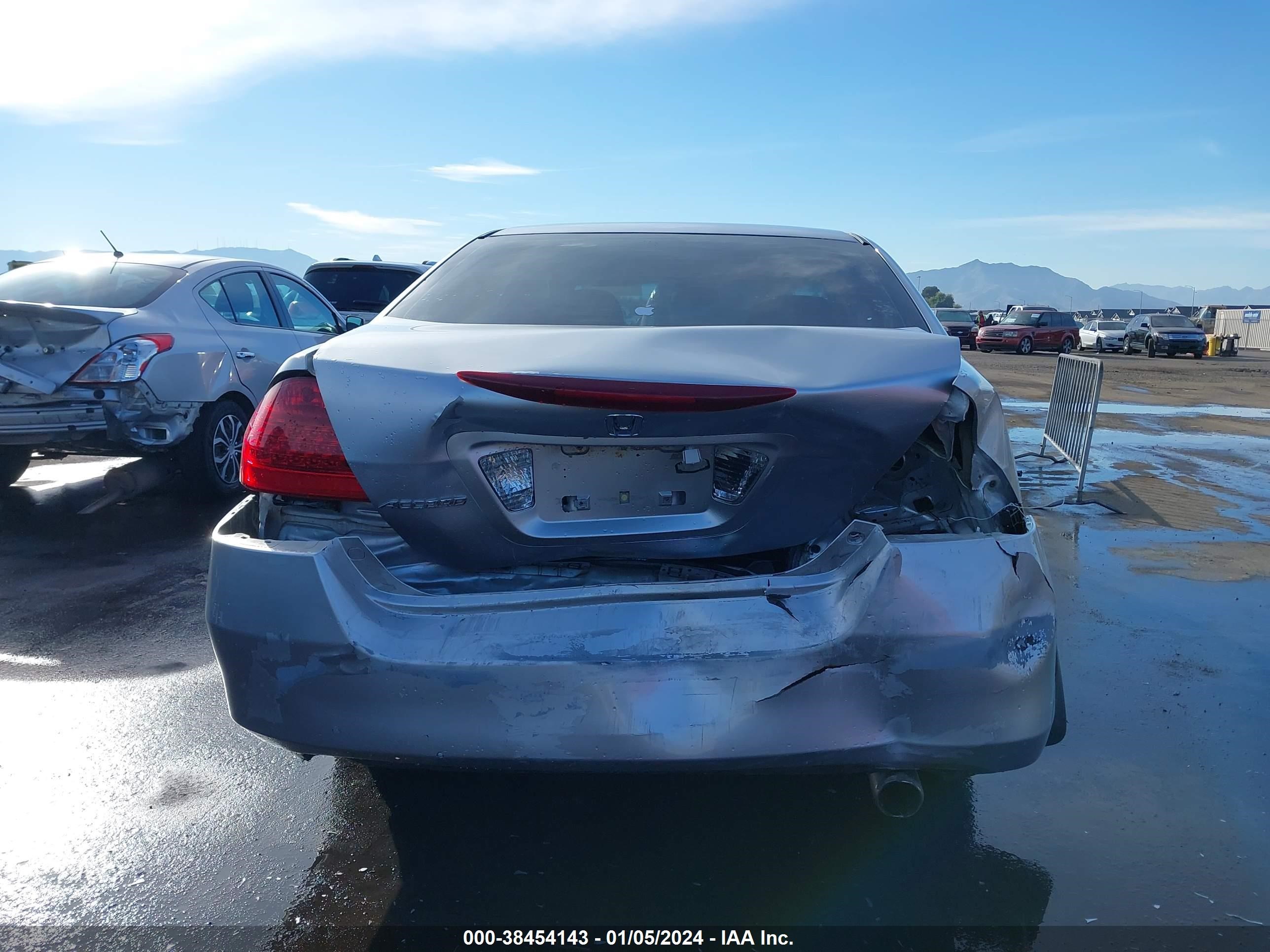 Photo 5 VIN: 1HGCM56496A145860 - HONDA ACCORD 