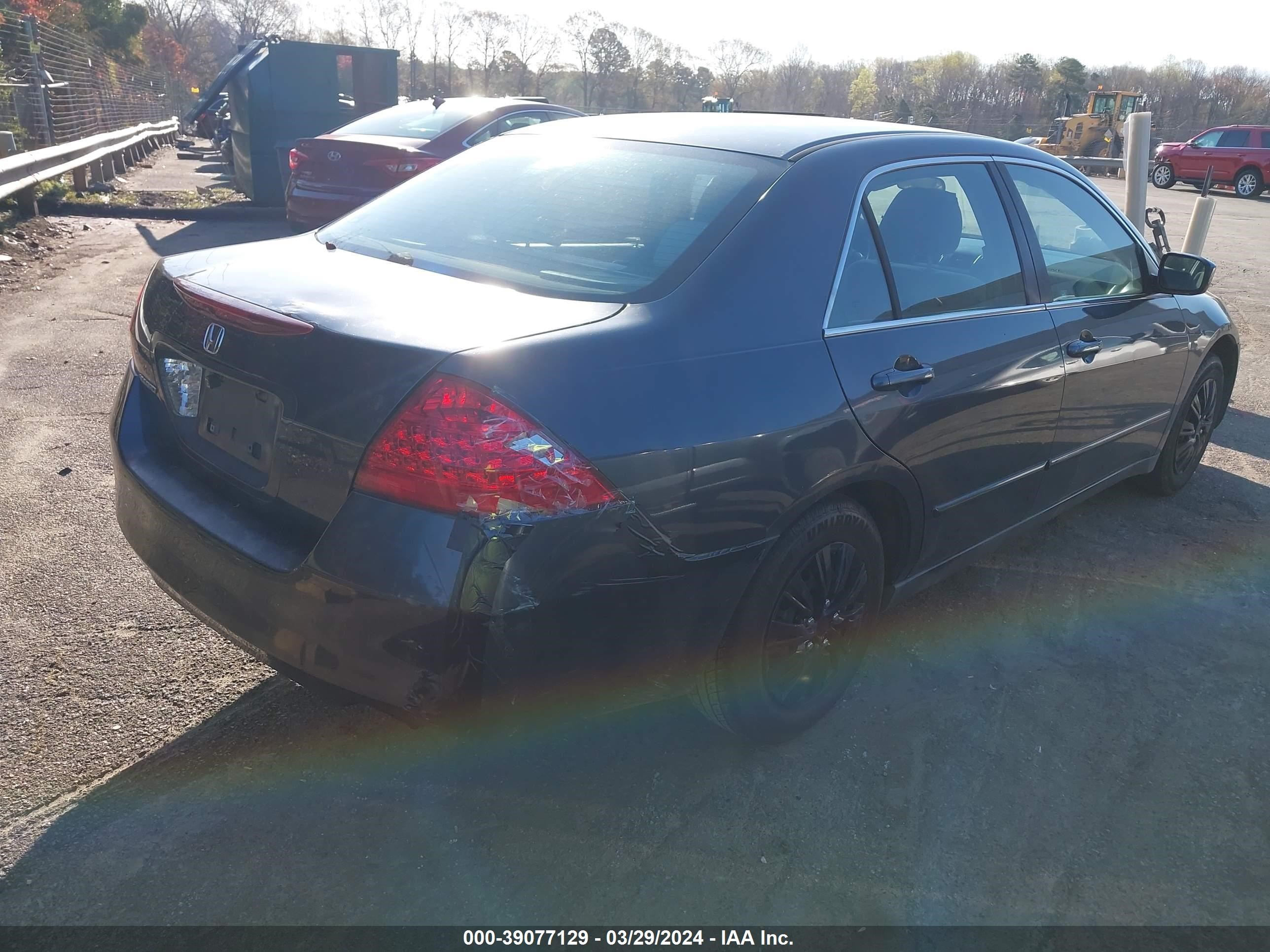 Photo 3 VIN: 1HGCM56497A046599 - HONDA ACCORD 