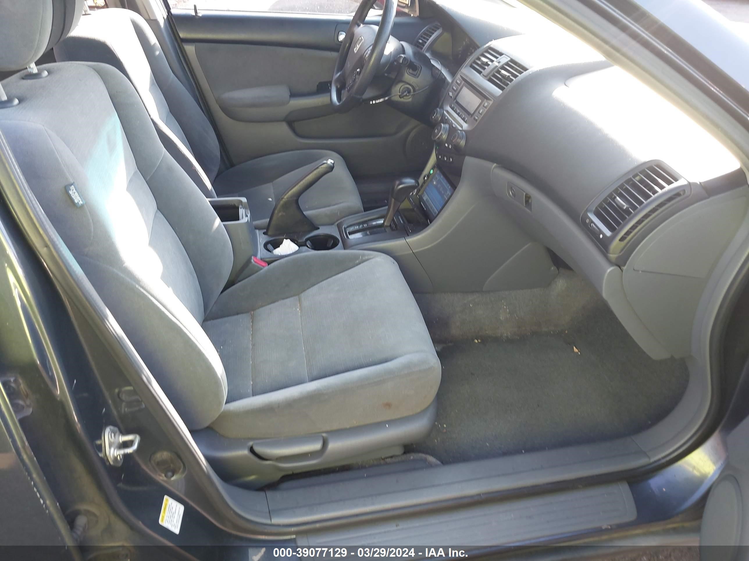 Photo 4 VIN: 1HGCM56497A046599 - HONDA ACCORD 