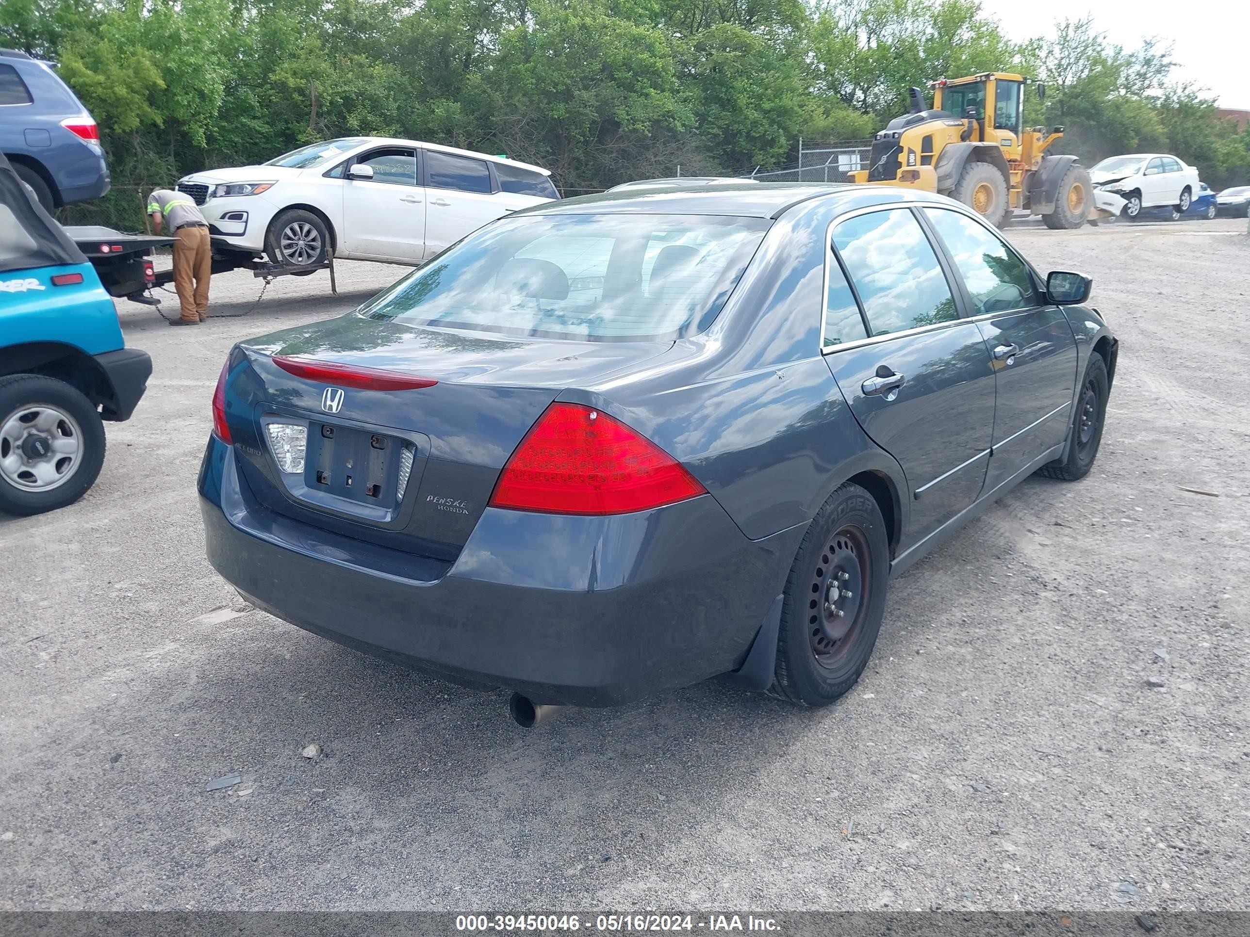 Photo 3 VIN: 1HGCM56497A116215 - HONDA ACCORD 