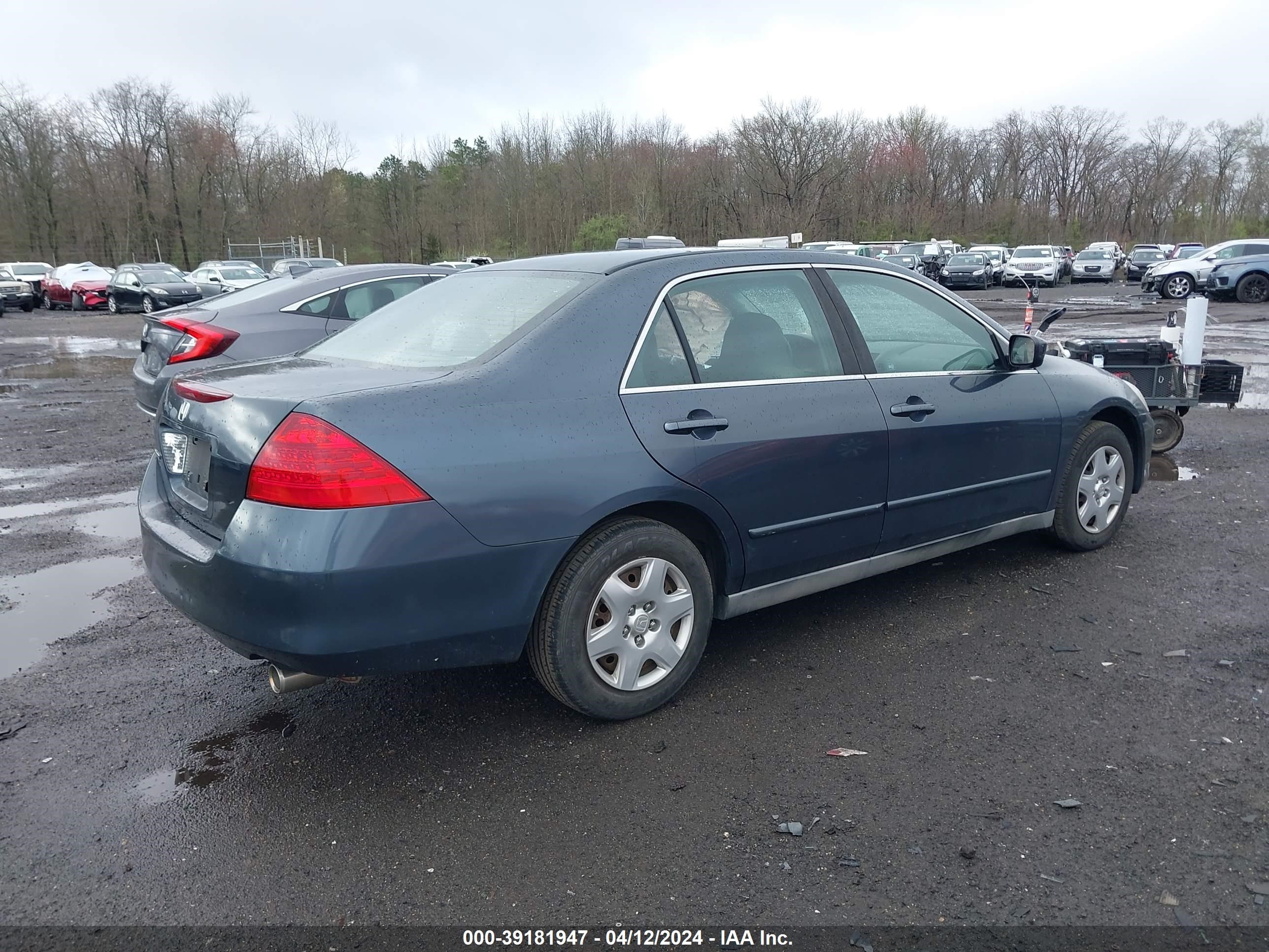 Photo 3 VIN: 1HGCM56497A218923 - HONDA ACCORD 