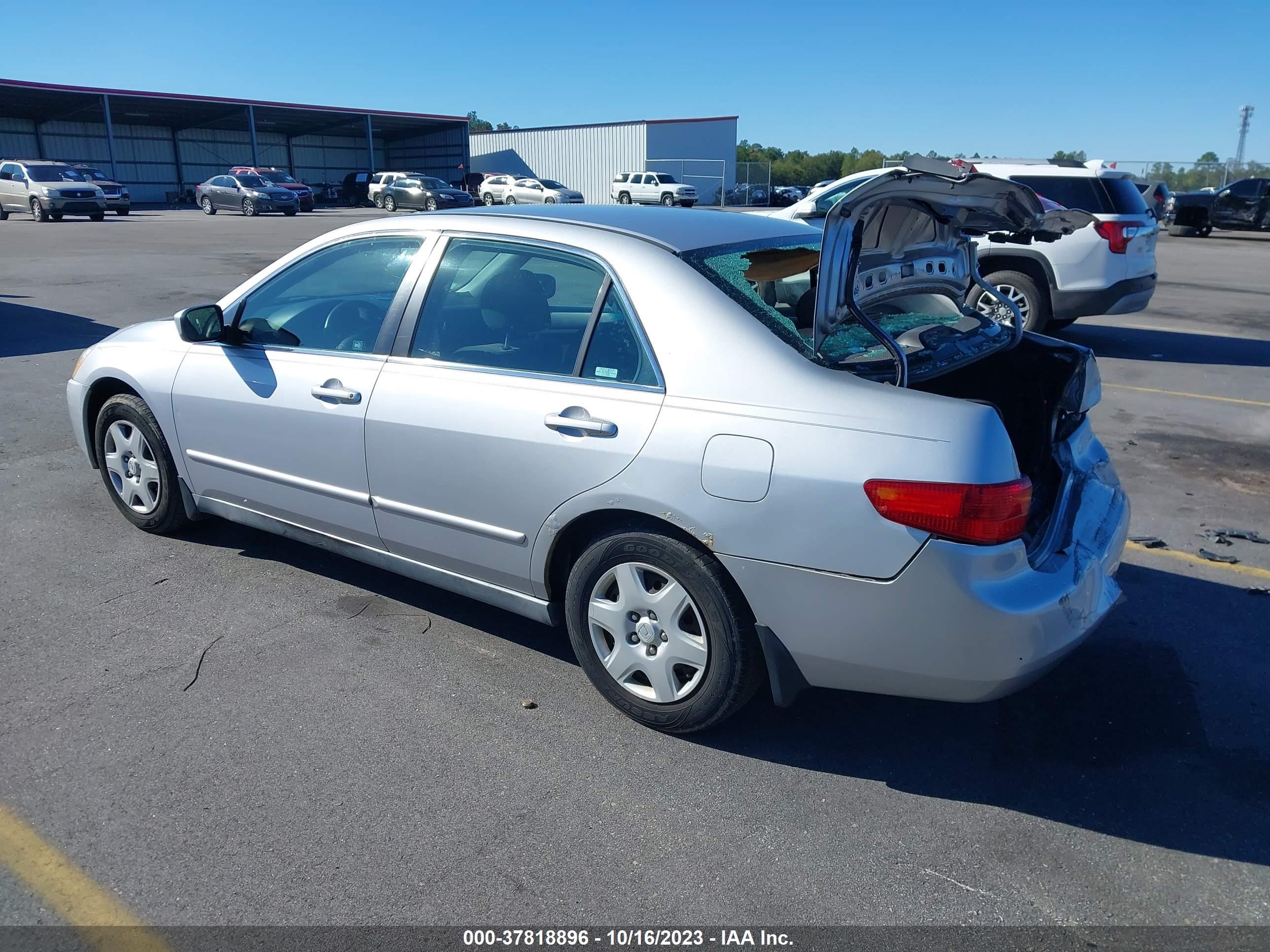 Photo 2 VIN: 1HGCM564X5A055700 - HONDA ACCORD 