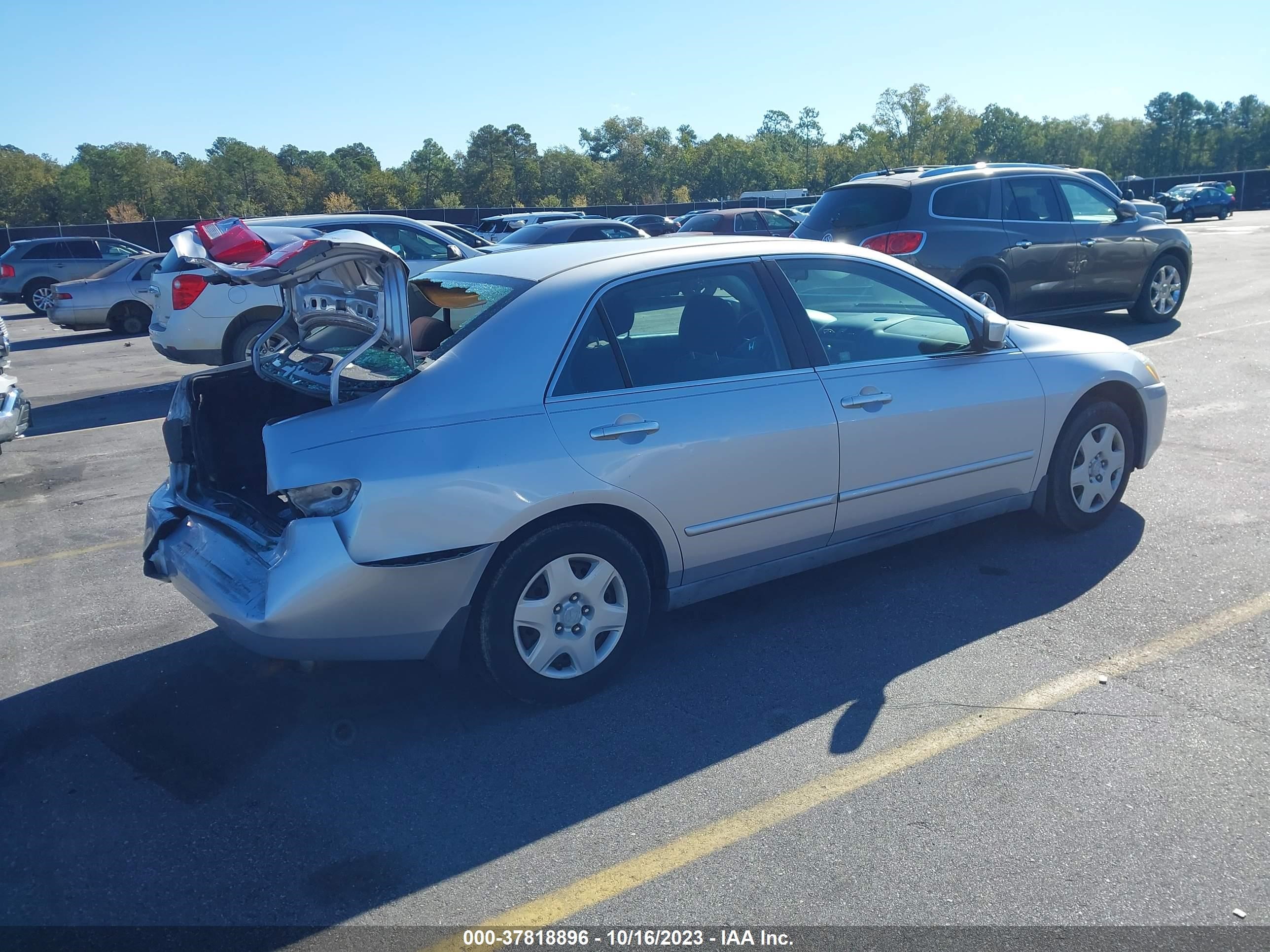 Photo 3 VIN: 1HGCM564X5A055700 - HONDA ACCORD 