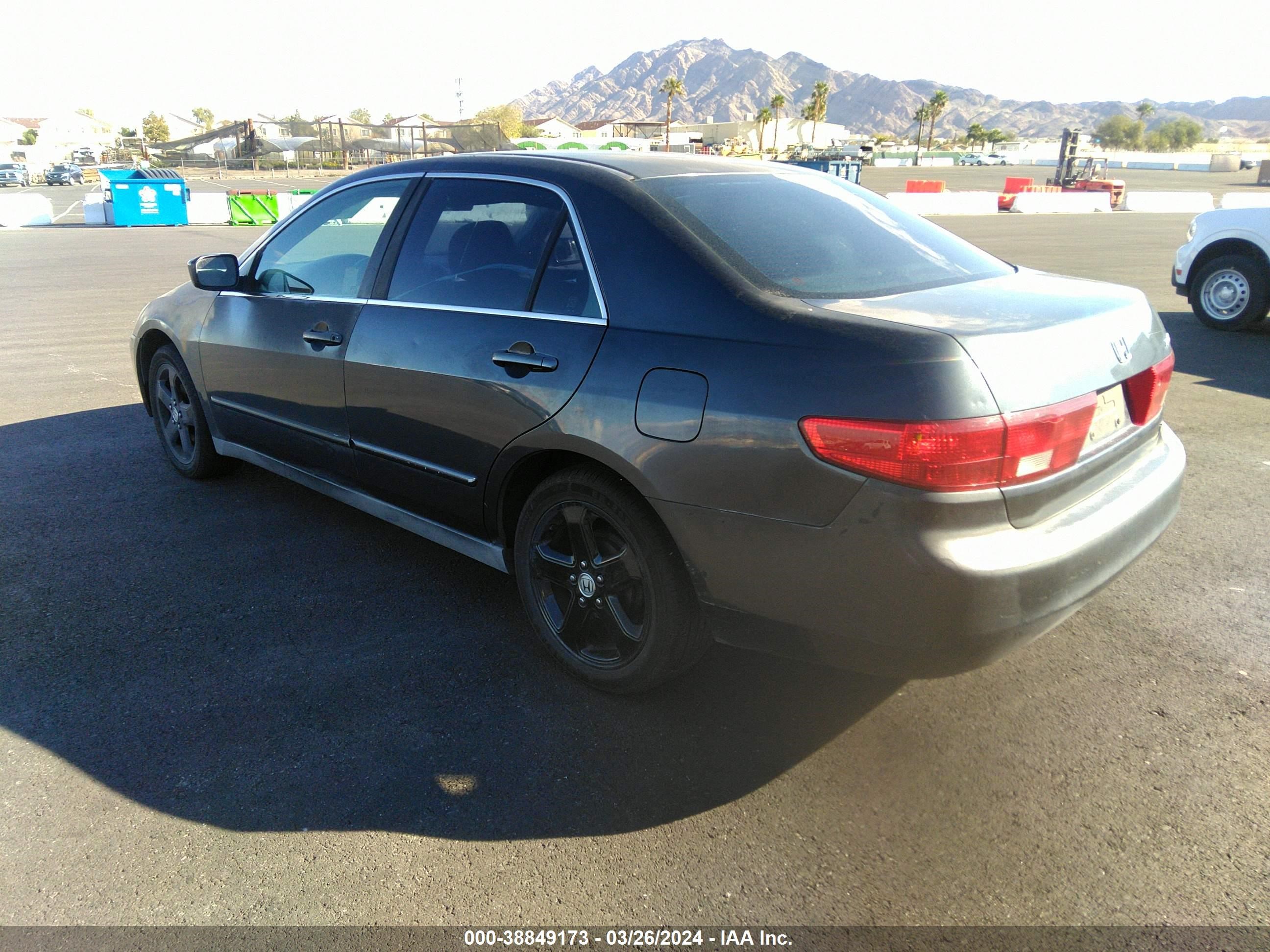 Photo 2 VIN: 1HGCM564X5A083822 - HONDA ACCORD 