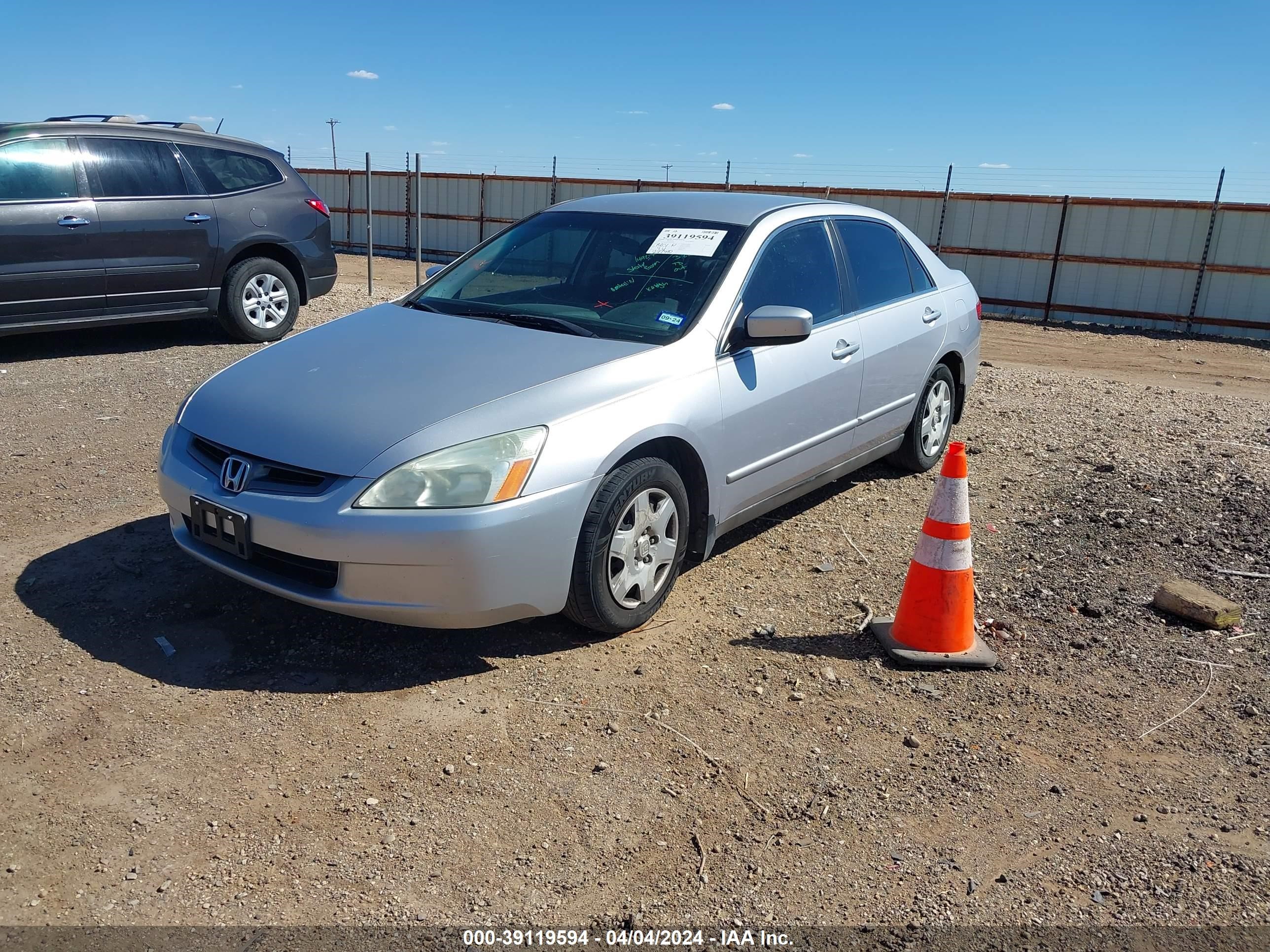 Photo 1 VIN: 1HGCM564X5L002516 - HONDA ACCORD 