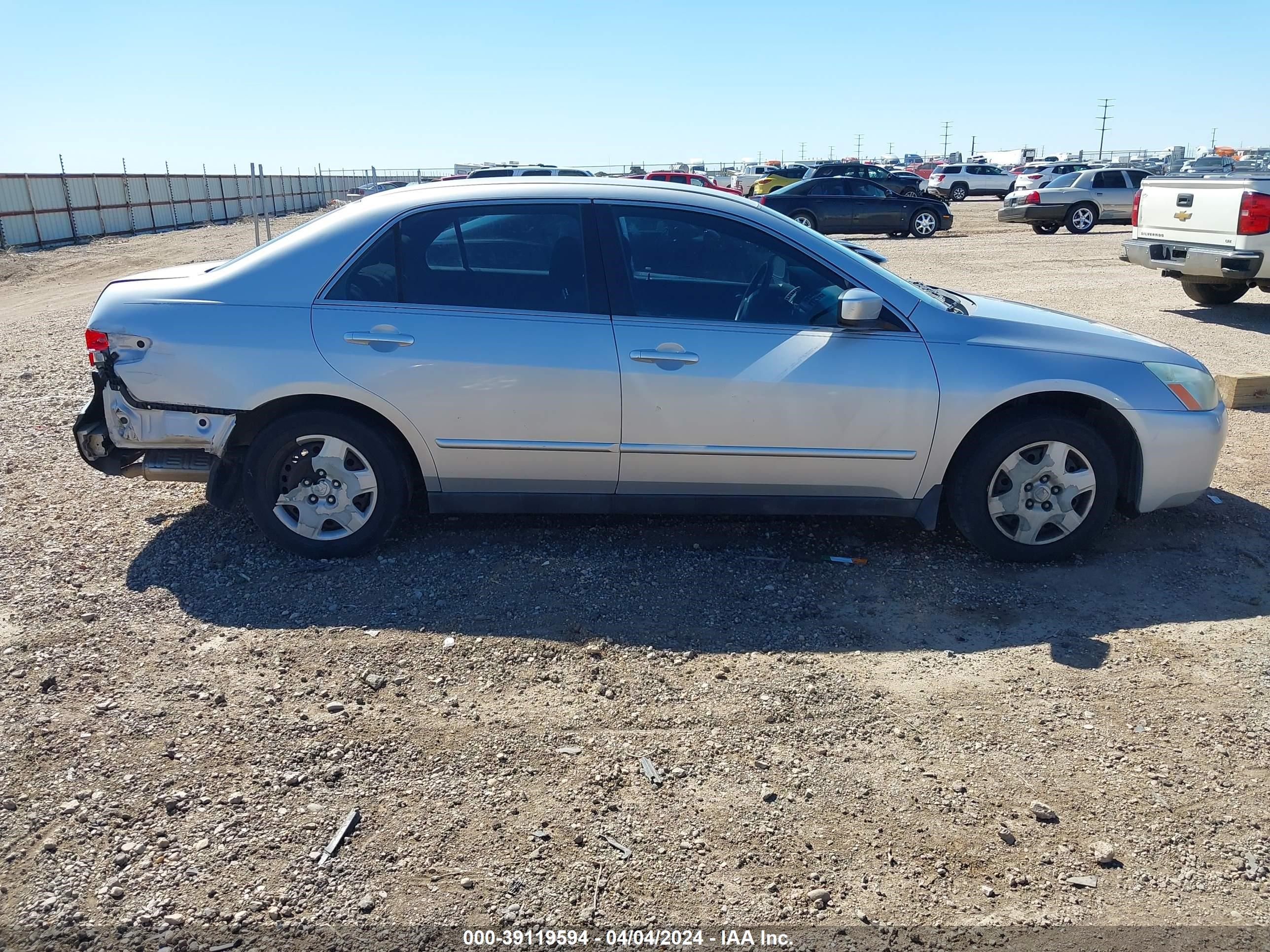 Photo 12 VIN: 1HGCM564X5L002516 - HONDA ACCORD 