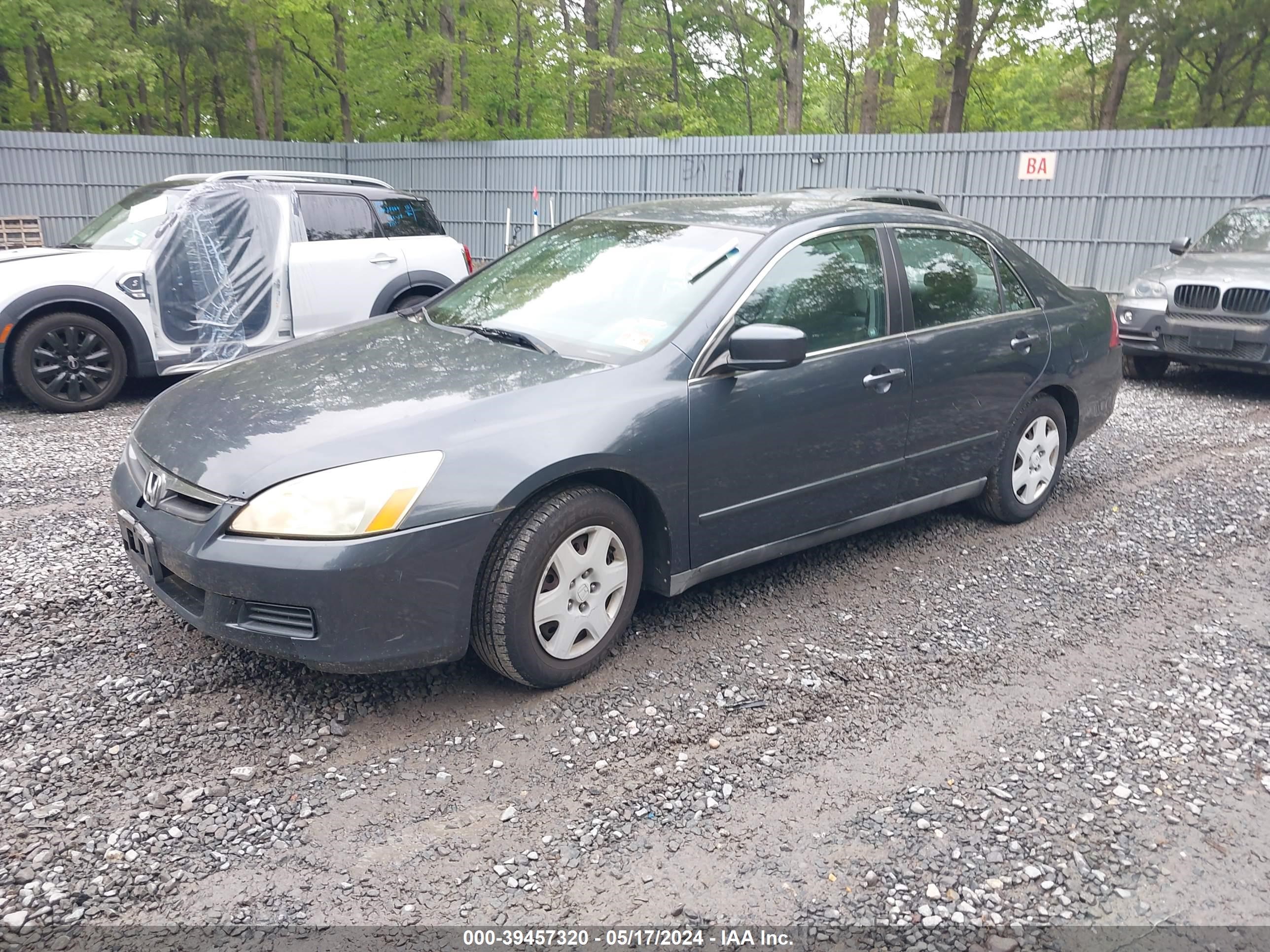 Photo 1 VIN: 1HGCM564X6A077472 - HONDA ACCORD 