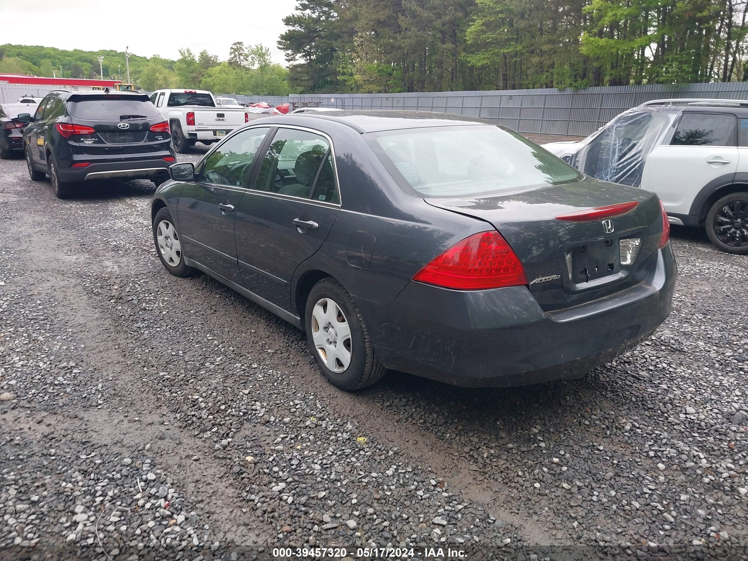 Photo 2 VIN: 1HGCM564X6A077472 - HONDA ACCORD 