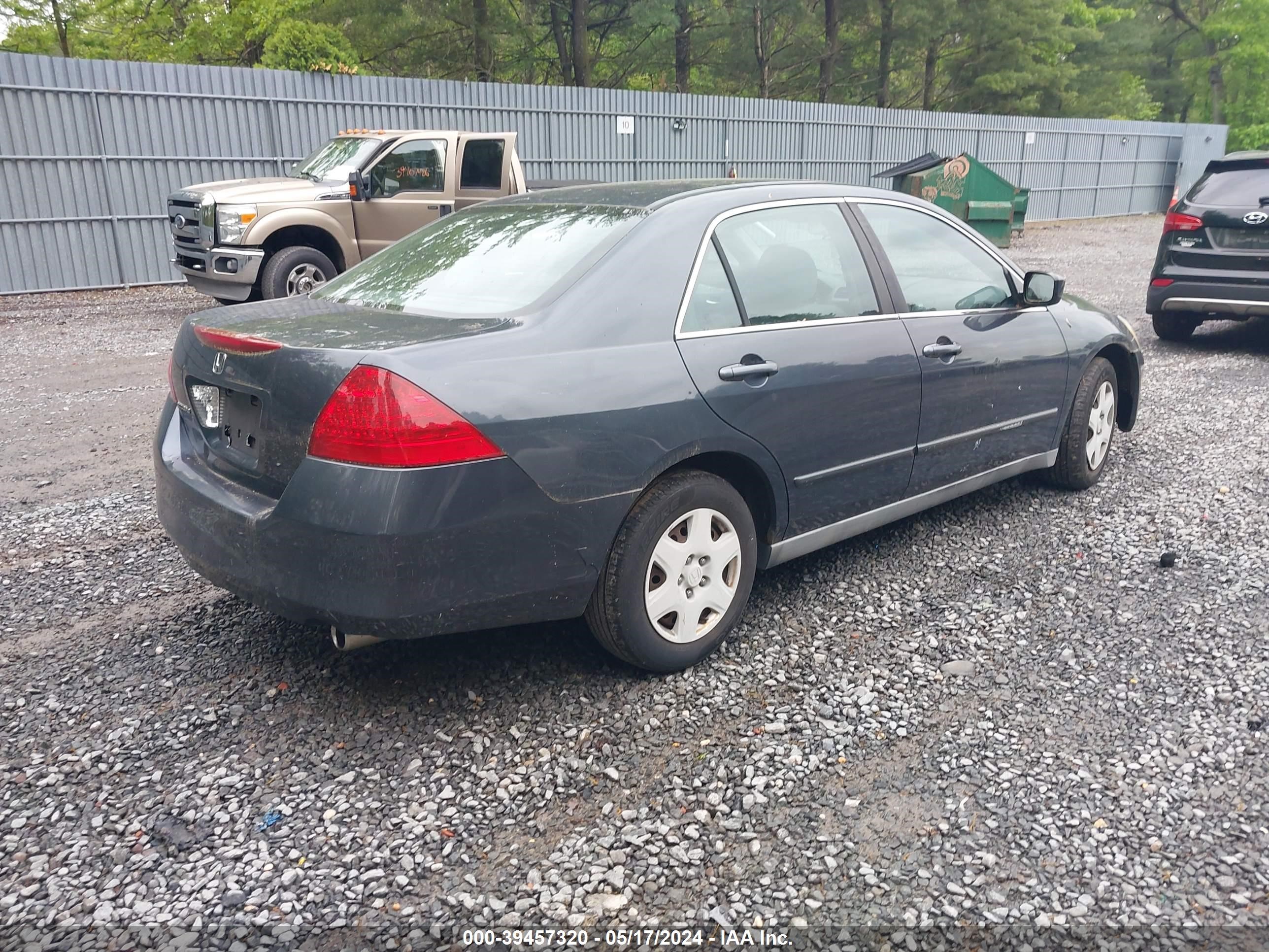 Photo 3 VIN: 1HGCM564X6A077472 - HONDA ACCORD 