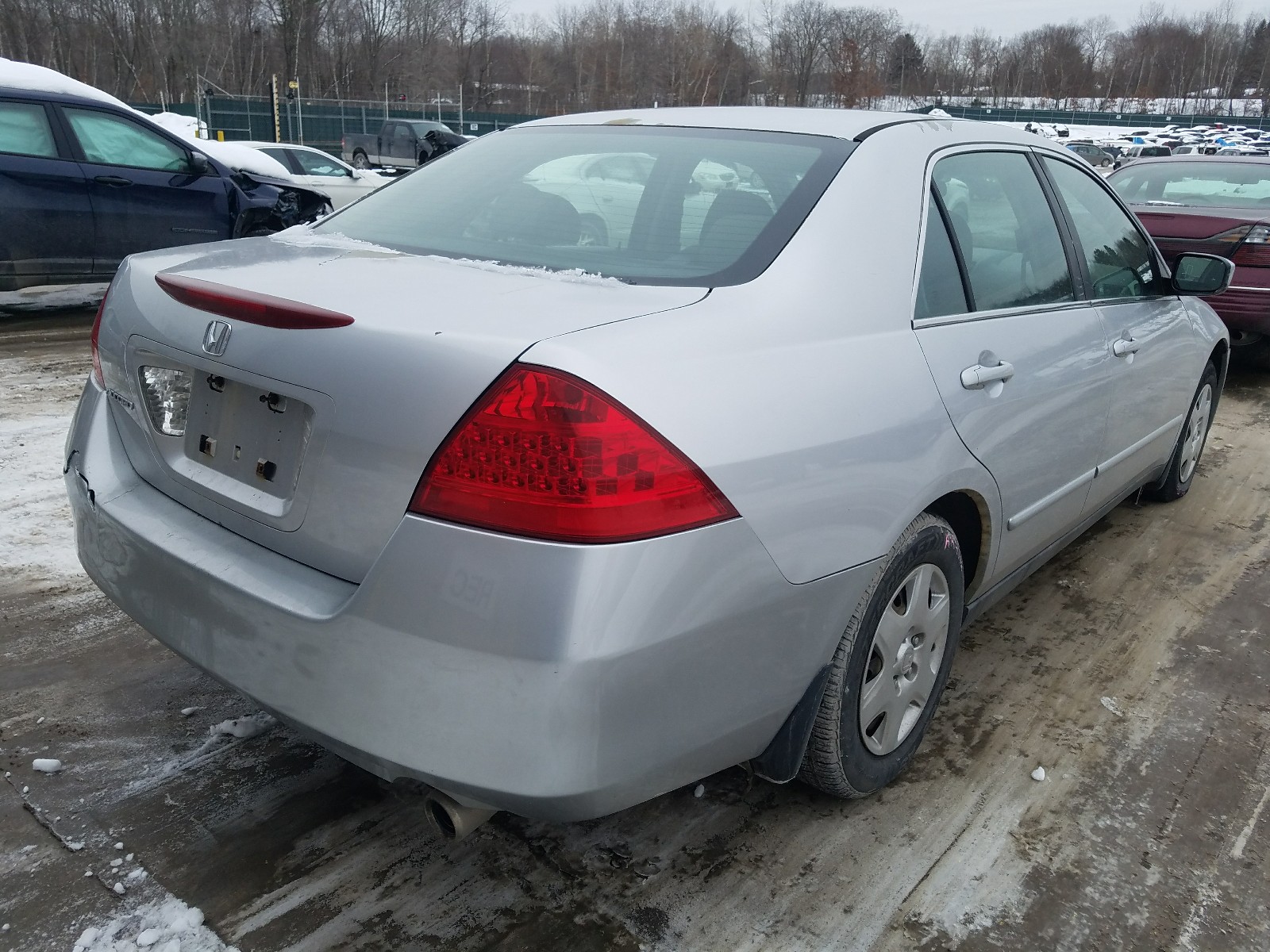 Photo 3 VIN: 1HGCM564X6A117016 - HONDA ACCORD LX 