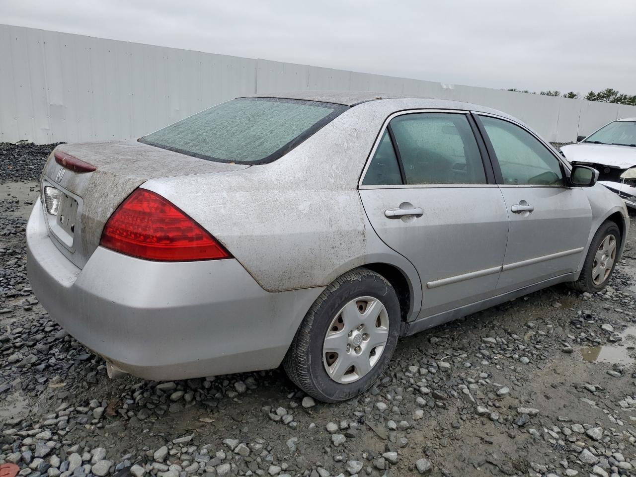 Photo 2 VIN: 1HGCM564X7A061712 - HONDA ACCORD 