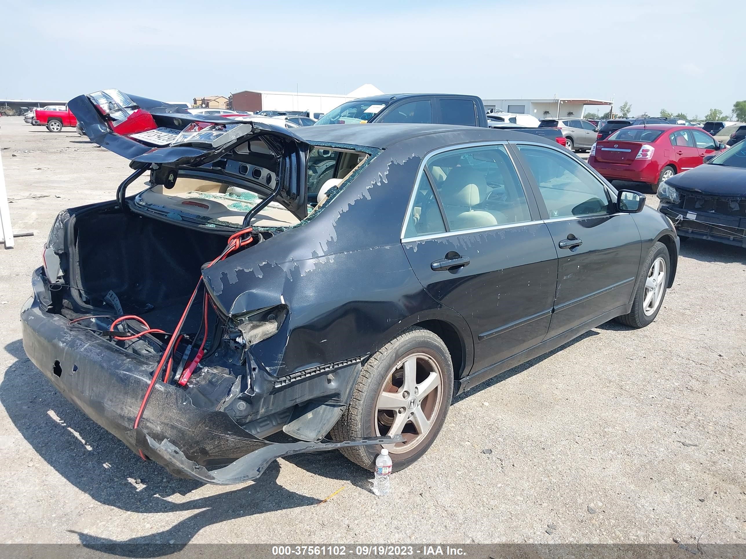 Photo 3 VIN: 1HGCM56603A103154 - HONDA ACCORD 