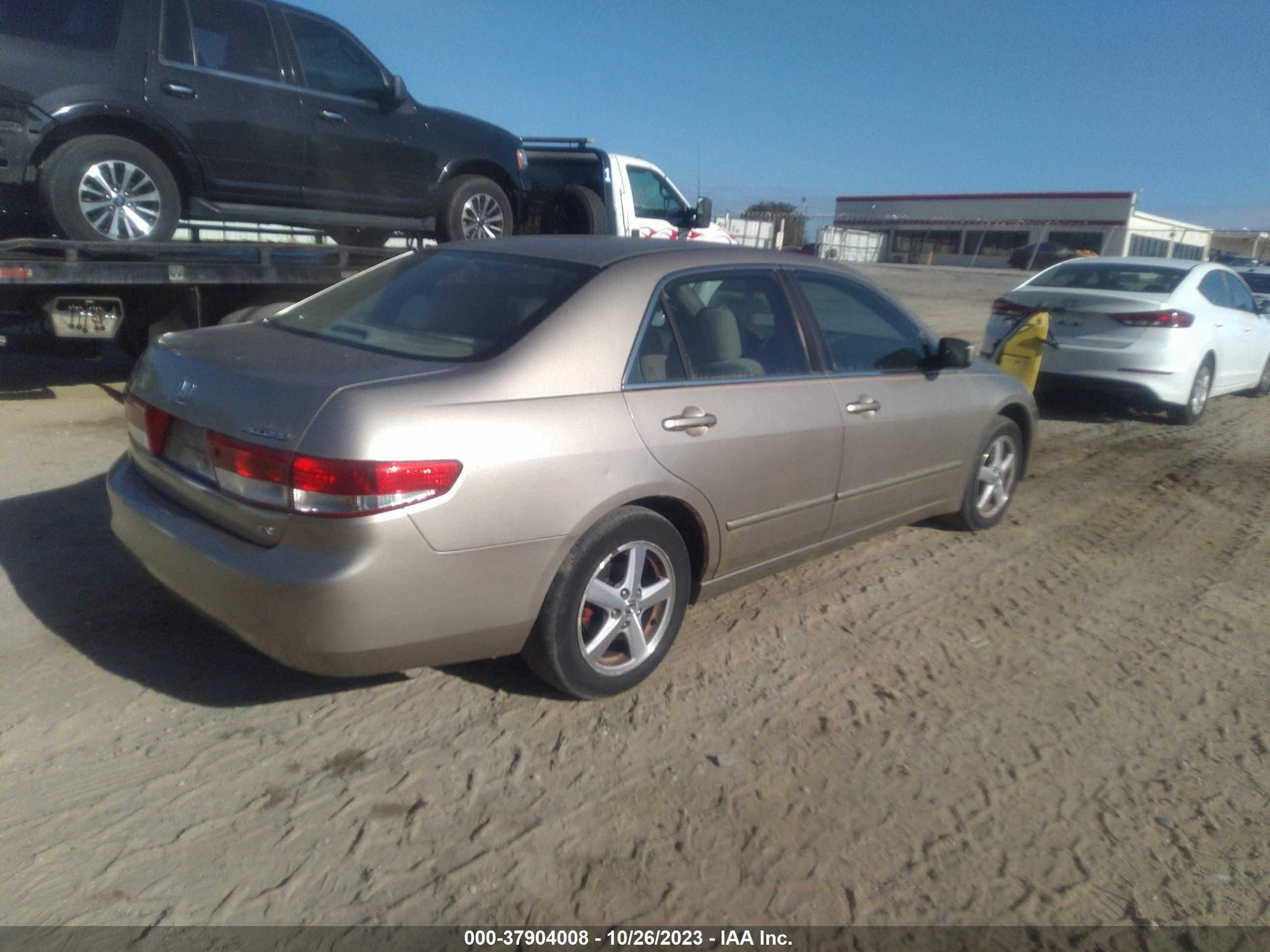 Photo 3 VIN: 1HGCM56613A008036 - HONDA ACCORD 