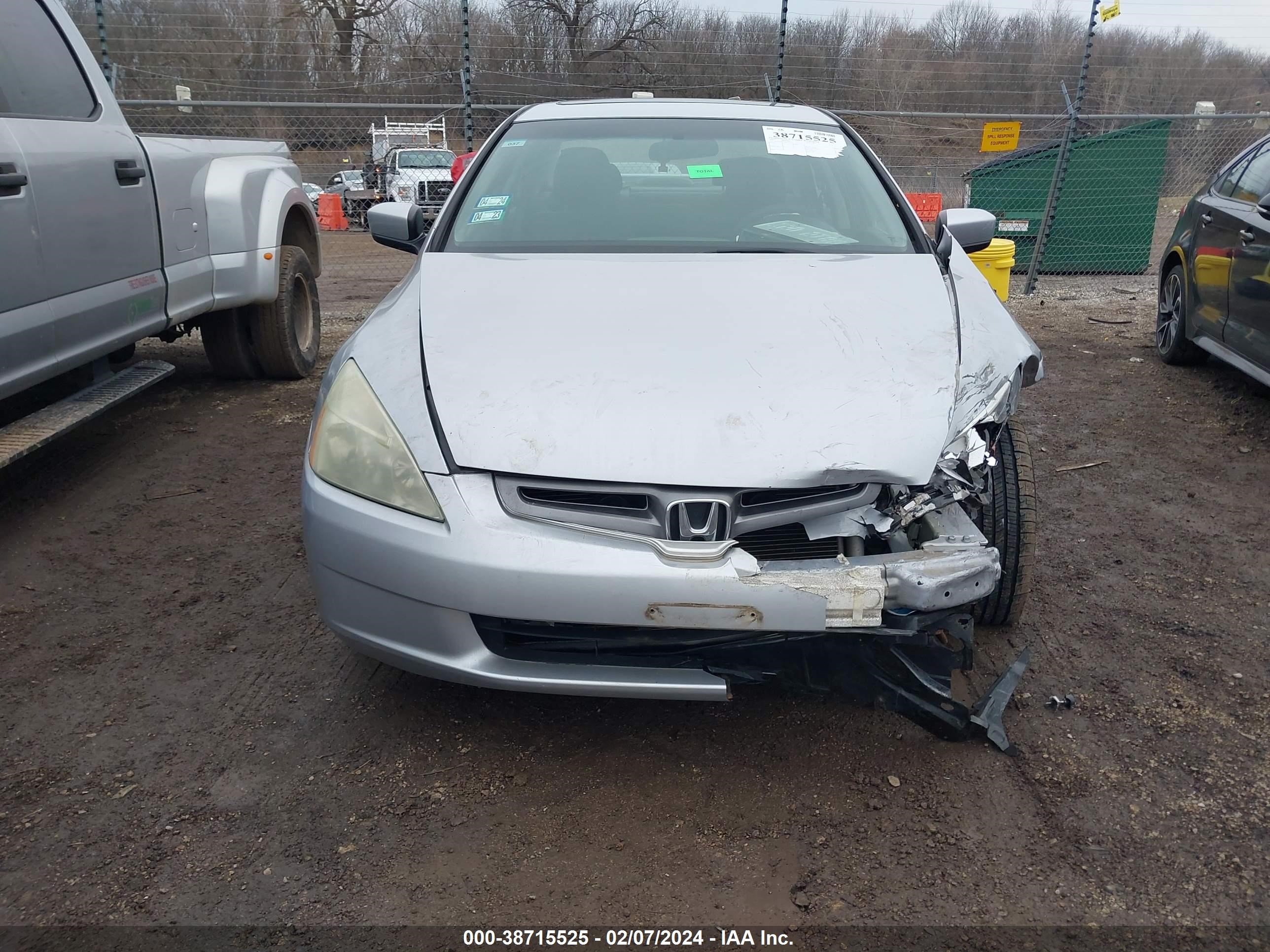 Photo 10 VIN: 1HGCM56624A047302 - HONDA ACCORD 