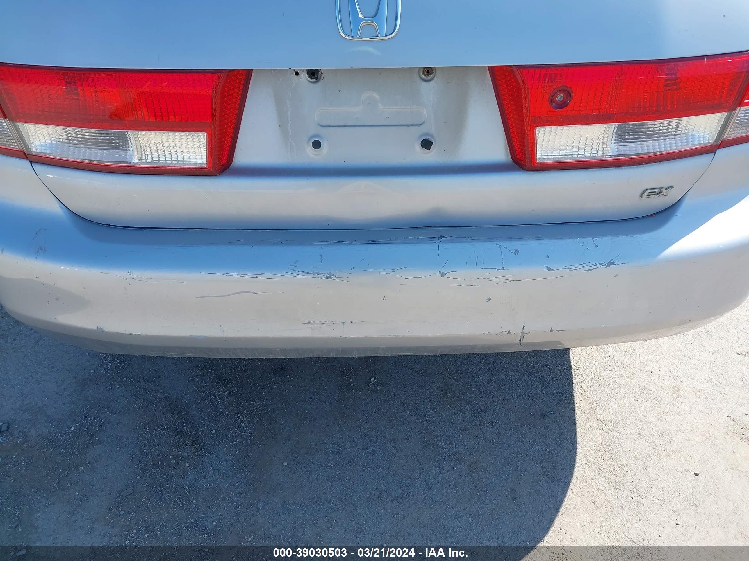 Photo 13 VIN: 1HGCM56624A072345 - HONDA ACCORD 