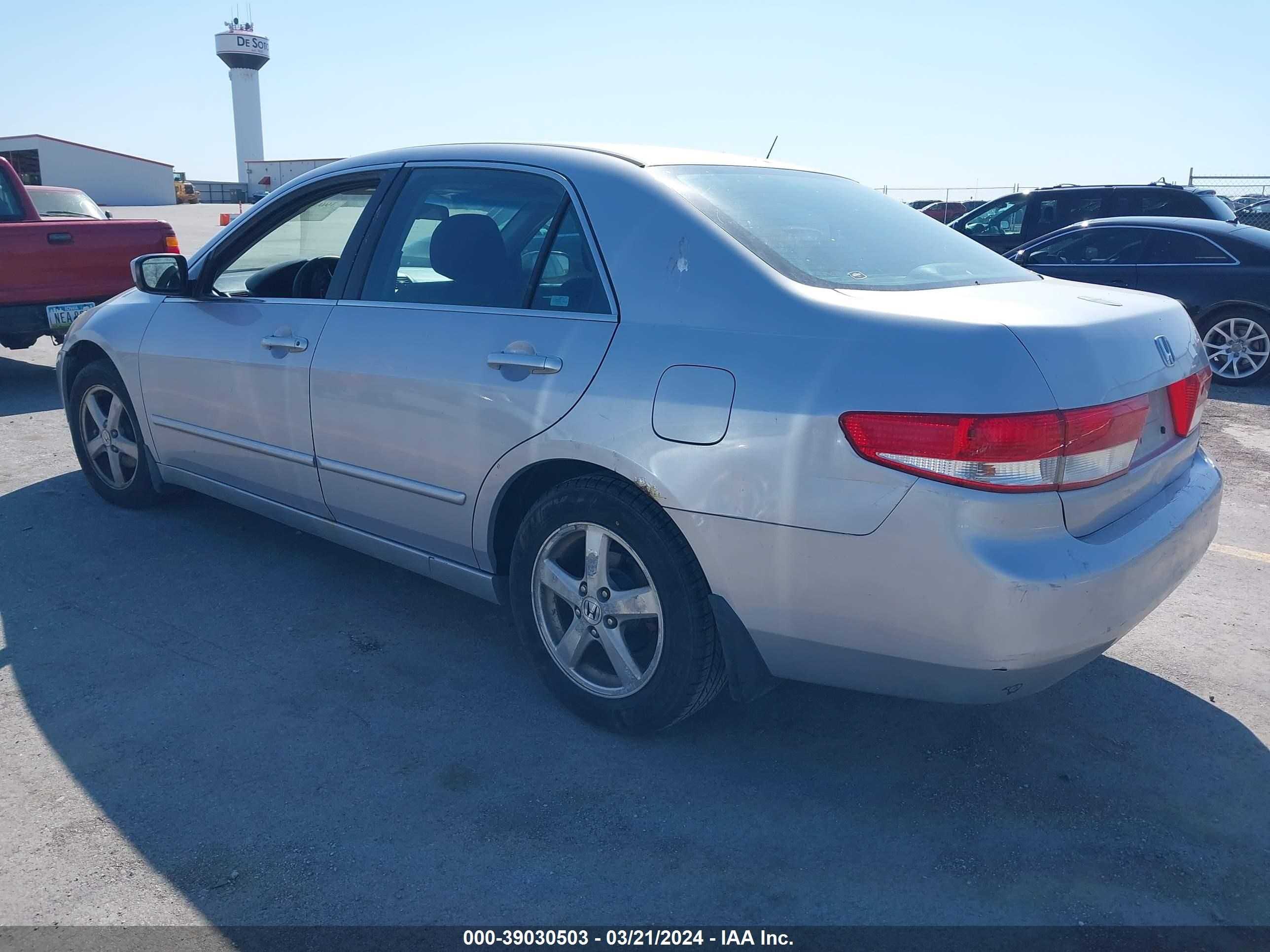 Photo 2 VIN: 1HGCM56624A072345 - HONDA ACCORD 