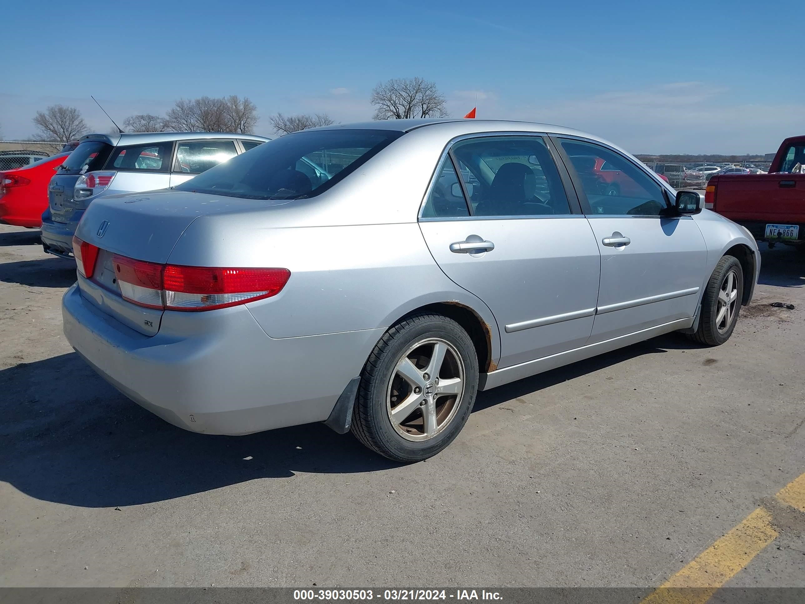 Photo 3 VIN: 1HGCM56624A072345 - HONDA ACCORD 