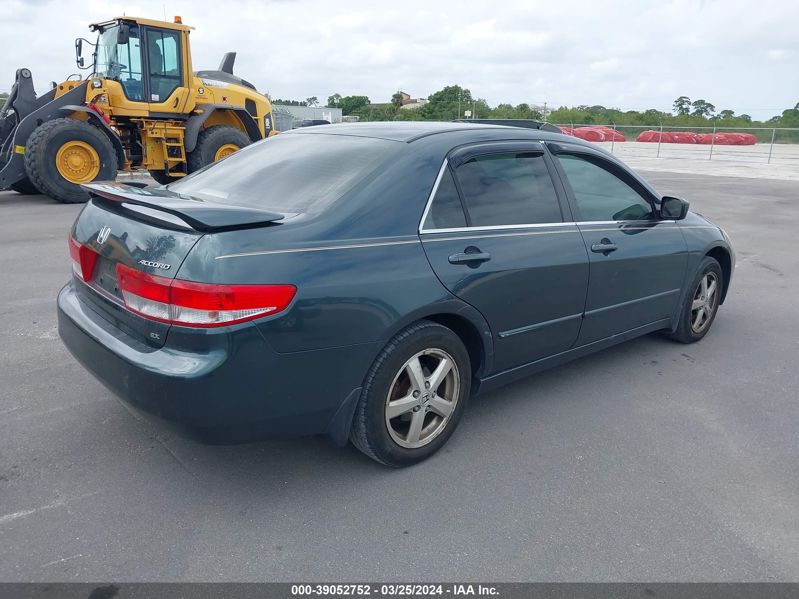 Photo 3 VIN: 1HGCM56634A003390 - HONDA ACCORD 