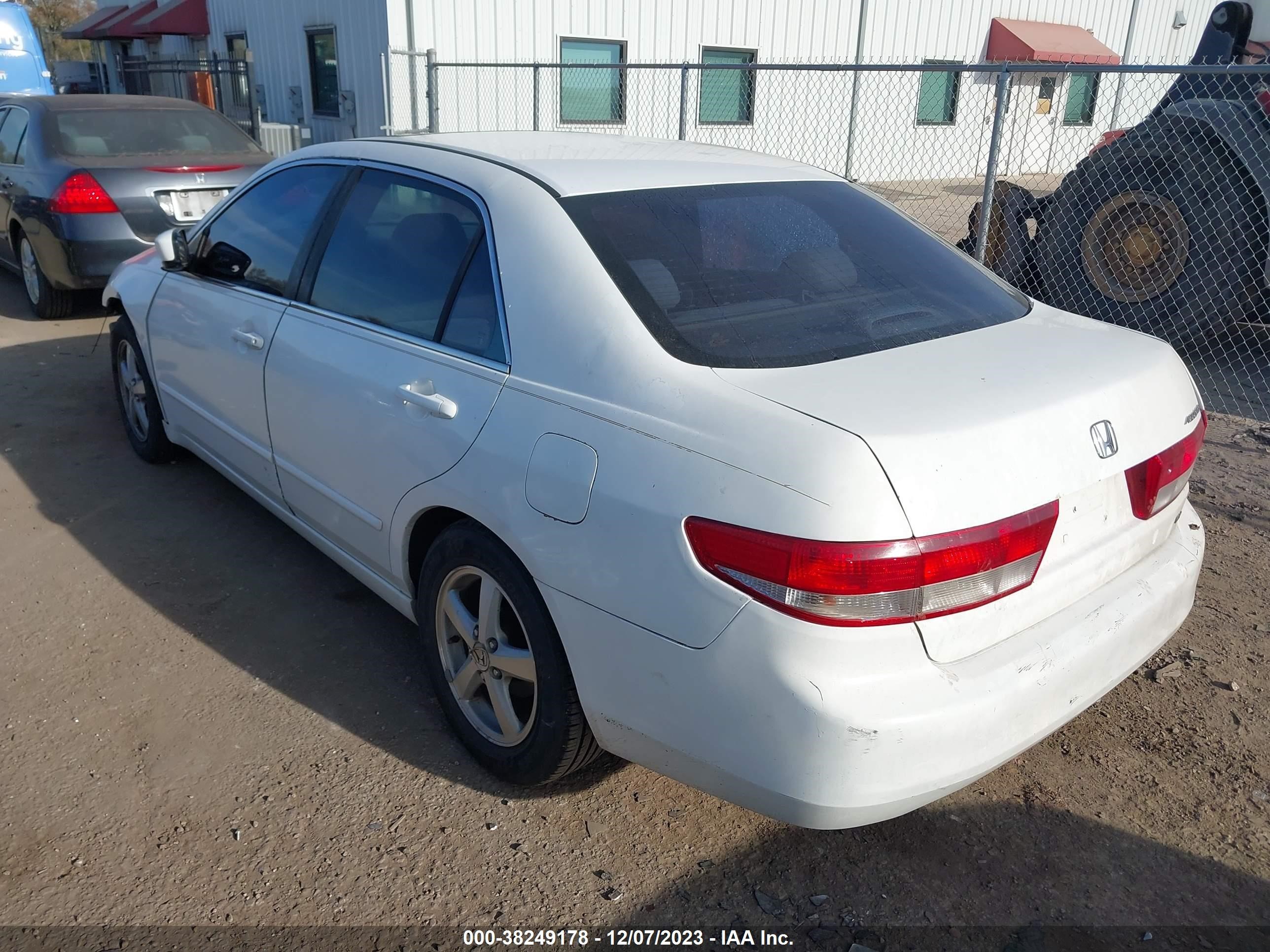 Photo 2 VIN: 1HGCM56634A099974 - HONDA ACCORD 