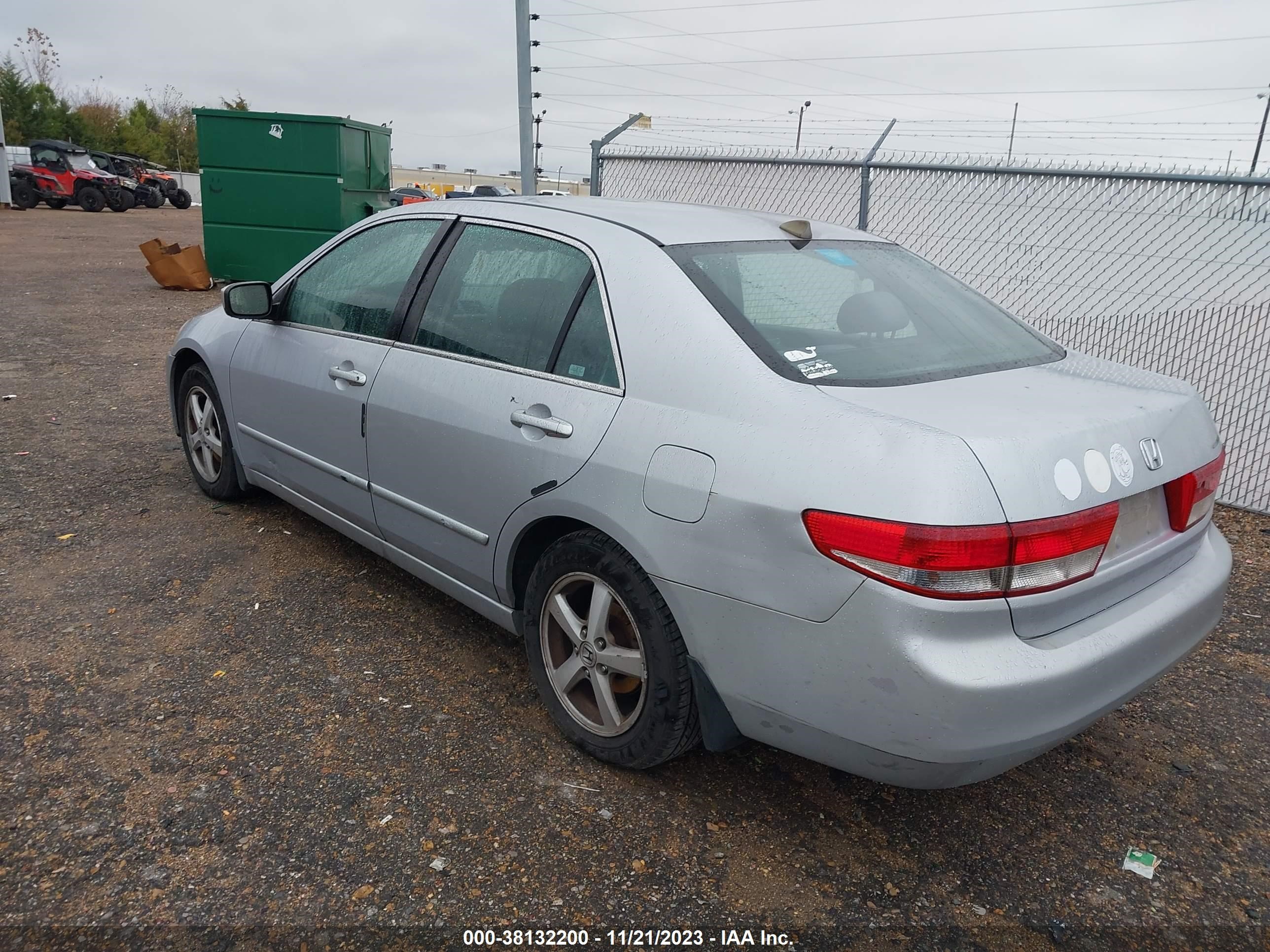 Photo 2 VIN: 1HGCM56634A130866 - HONDA ACCORD 