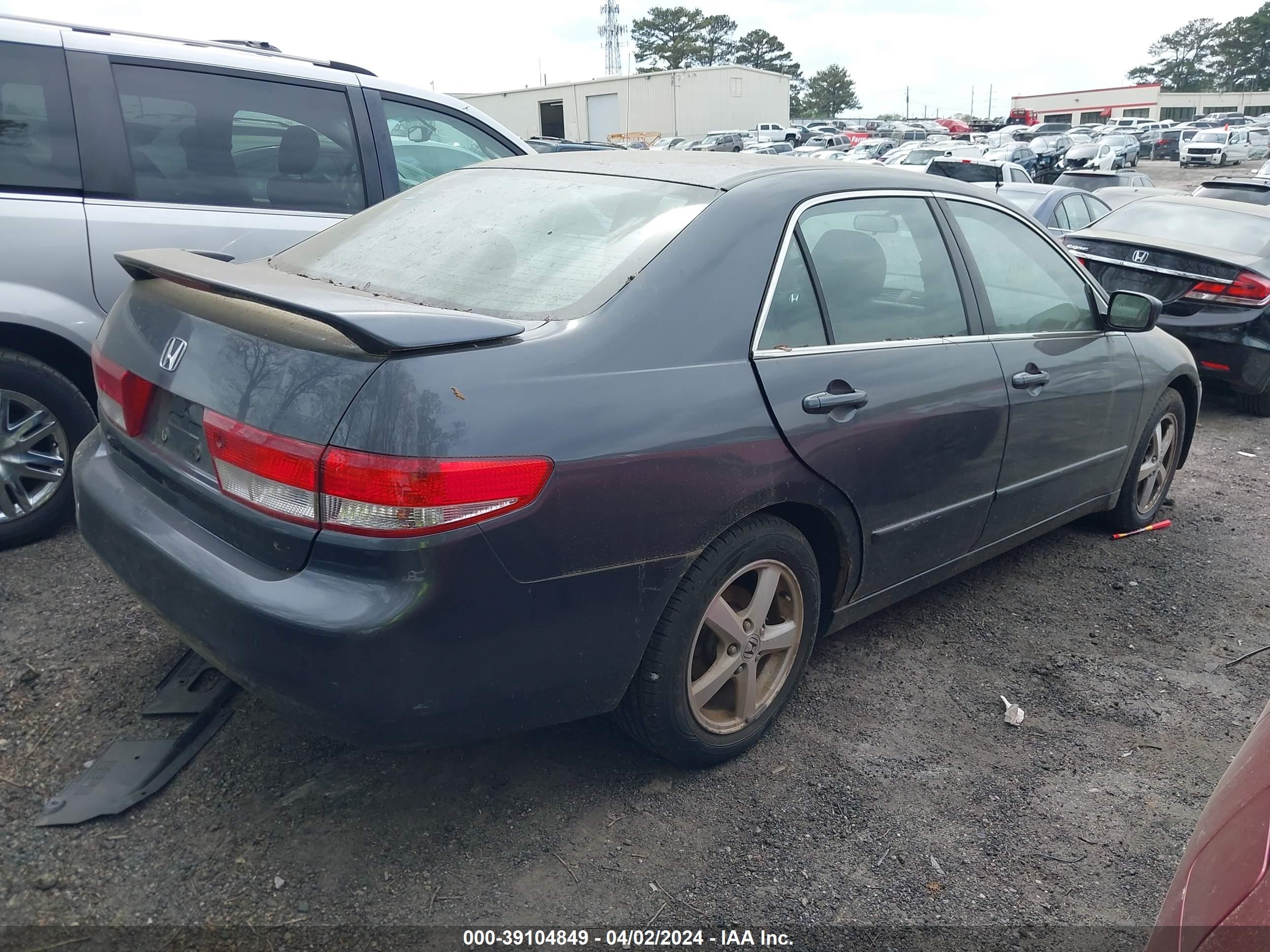 Photo 3 VIN: 1HGCM56643A035814 - HONDA ACCORD 