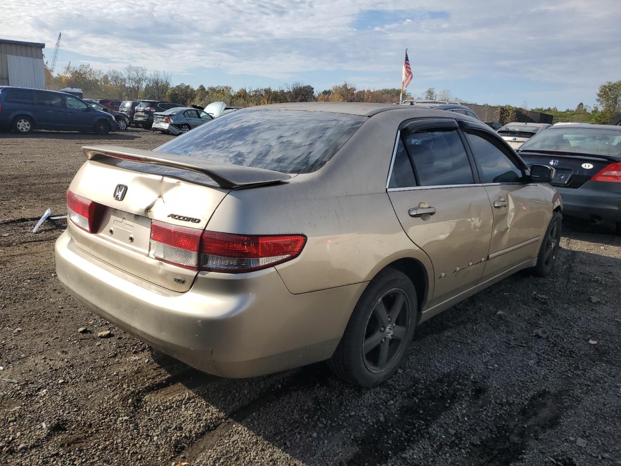 Photo 2 VIN: 1HGCM56643A121740 - HONDA ACCORD 