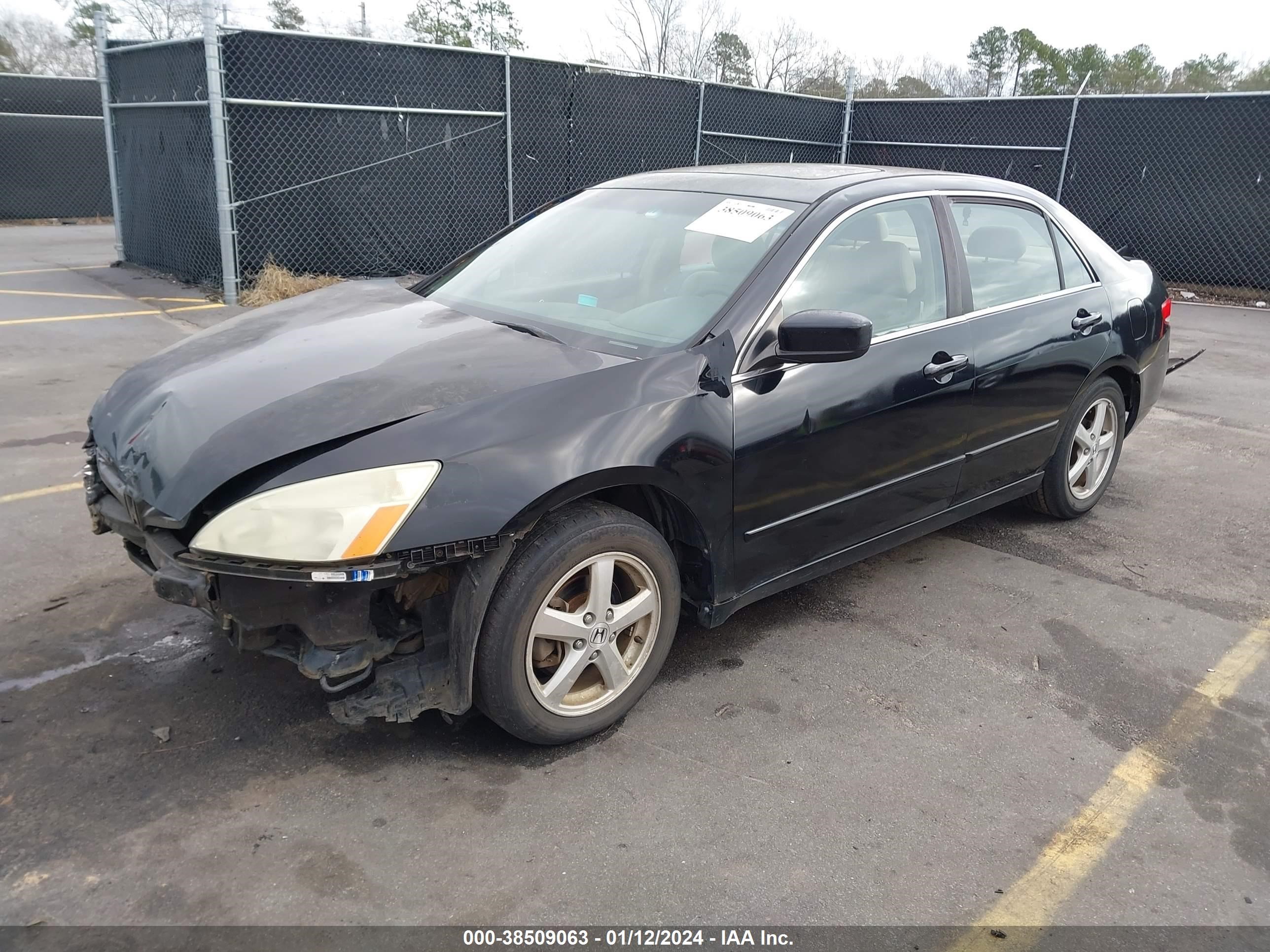 Photo 1 VIN: 1HGCM56643A137498 - HONDA ACCORD 