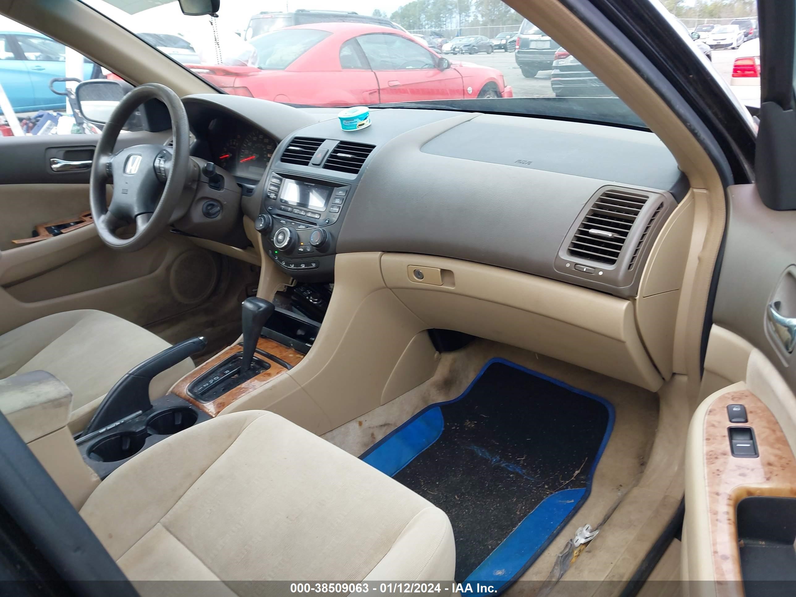 Photo 4 VIN: 1HGCM56643A137498 - HONDA ACCORD 