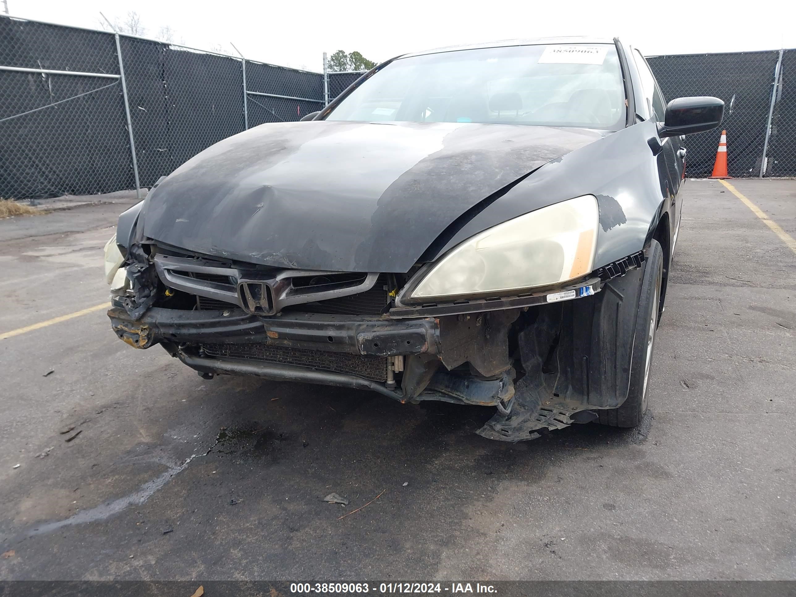 Photo 5 VIN: 1HGCM56643A137498 - HONDA ACCORD 