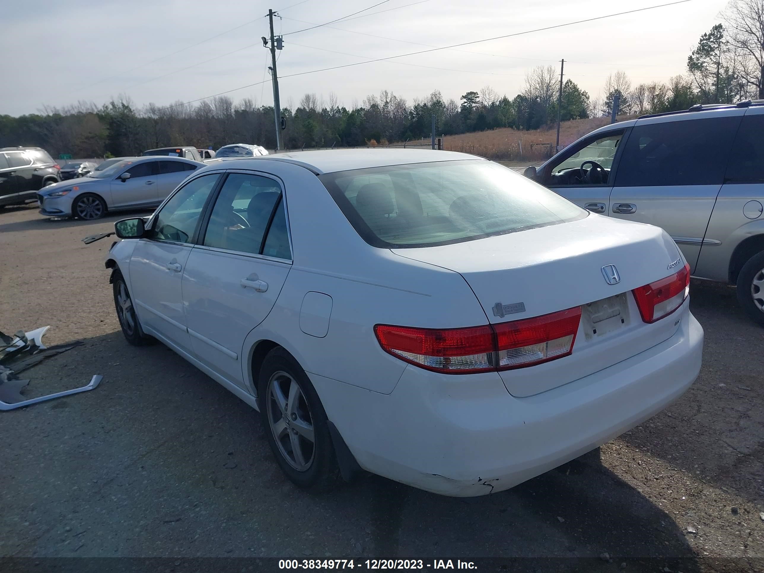 Photo 2 VIN: 1HGCM56663A069463 - BMW 3 SERIES 