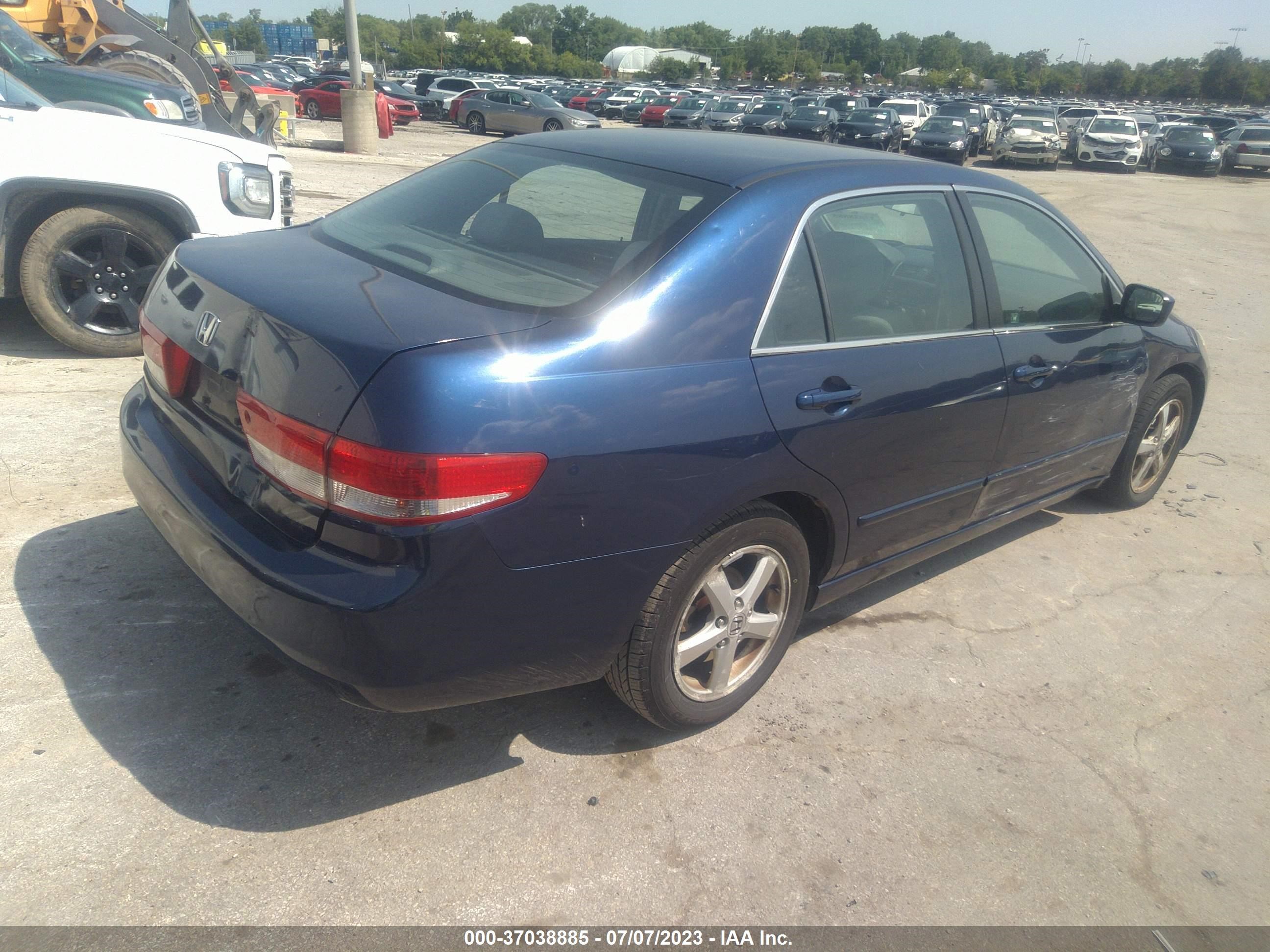 Photo 3 VIN: 1HGCM56664A087656 - HONDA ACCORD 