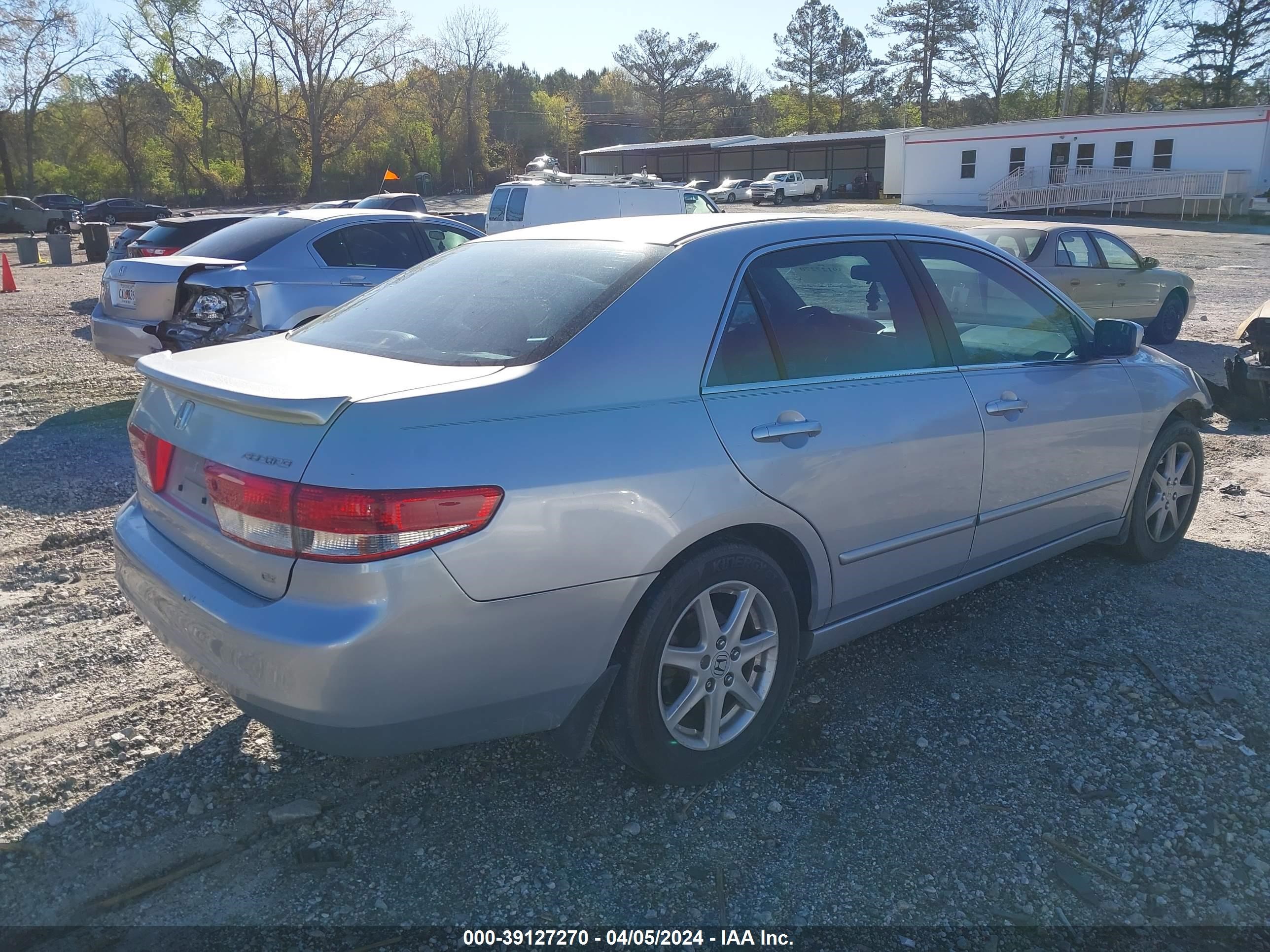 Photo 3 VIN: 1HGCM56684A014577 - HONDA ACCORD 