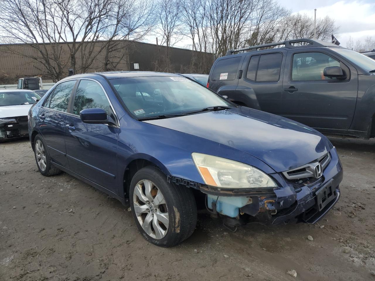 Photo 3 VIN: 1HGCM56684A022811 - HONDA ACCORD 