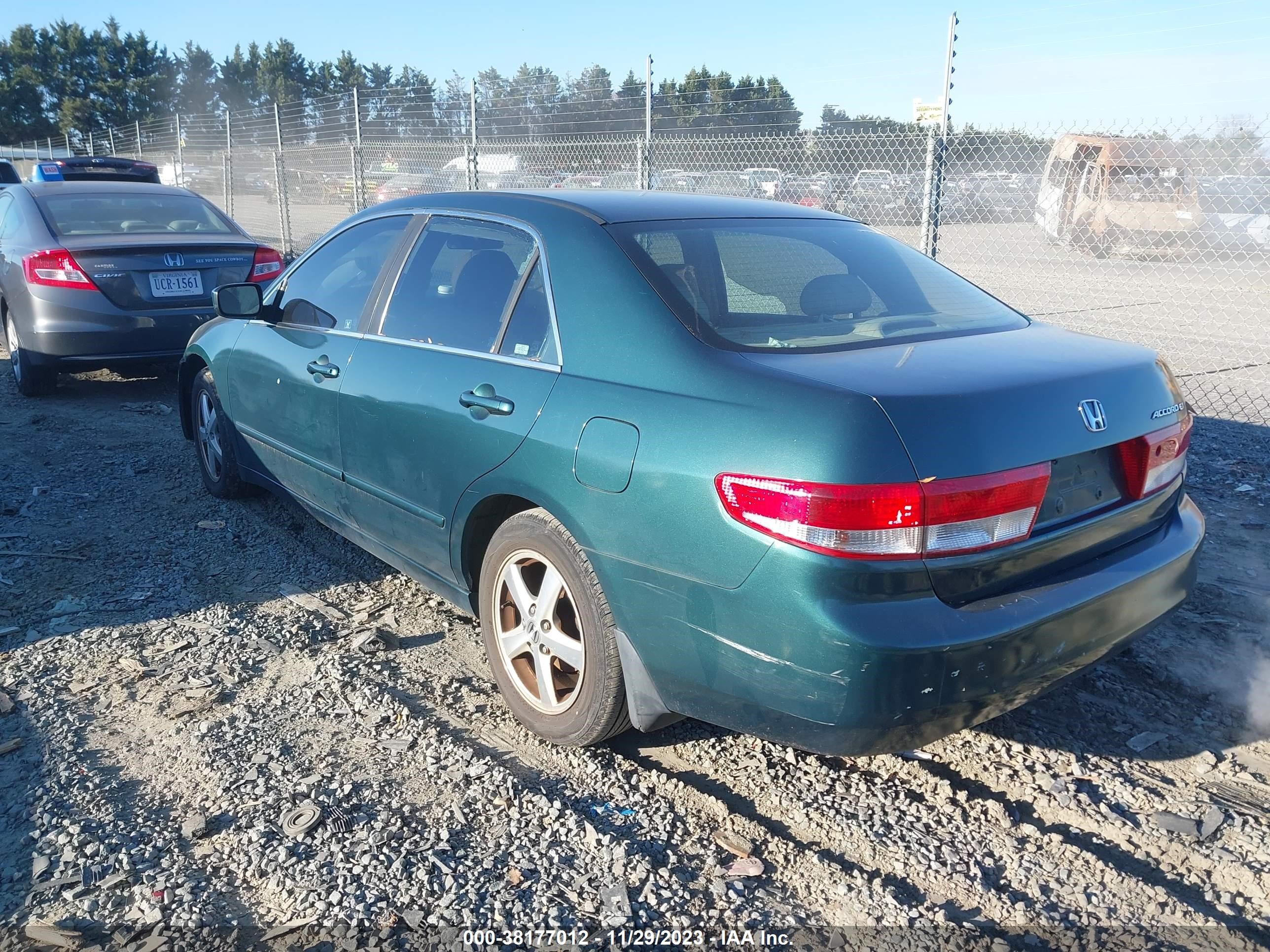 Photo 2 VIN: 1HGCM56693A025568 - HONDA ACCORD 