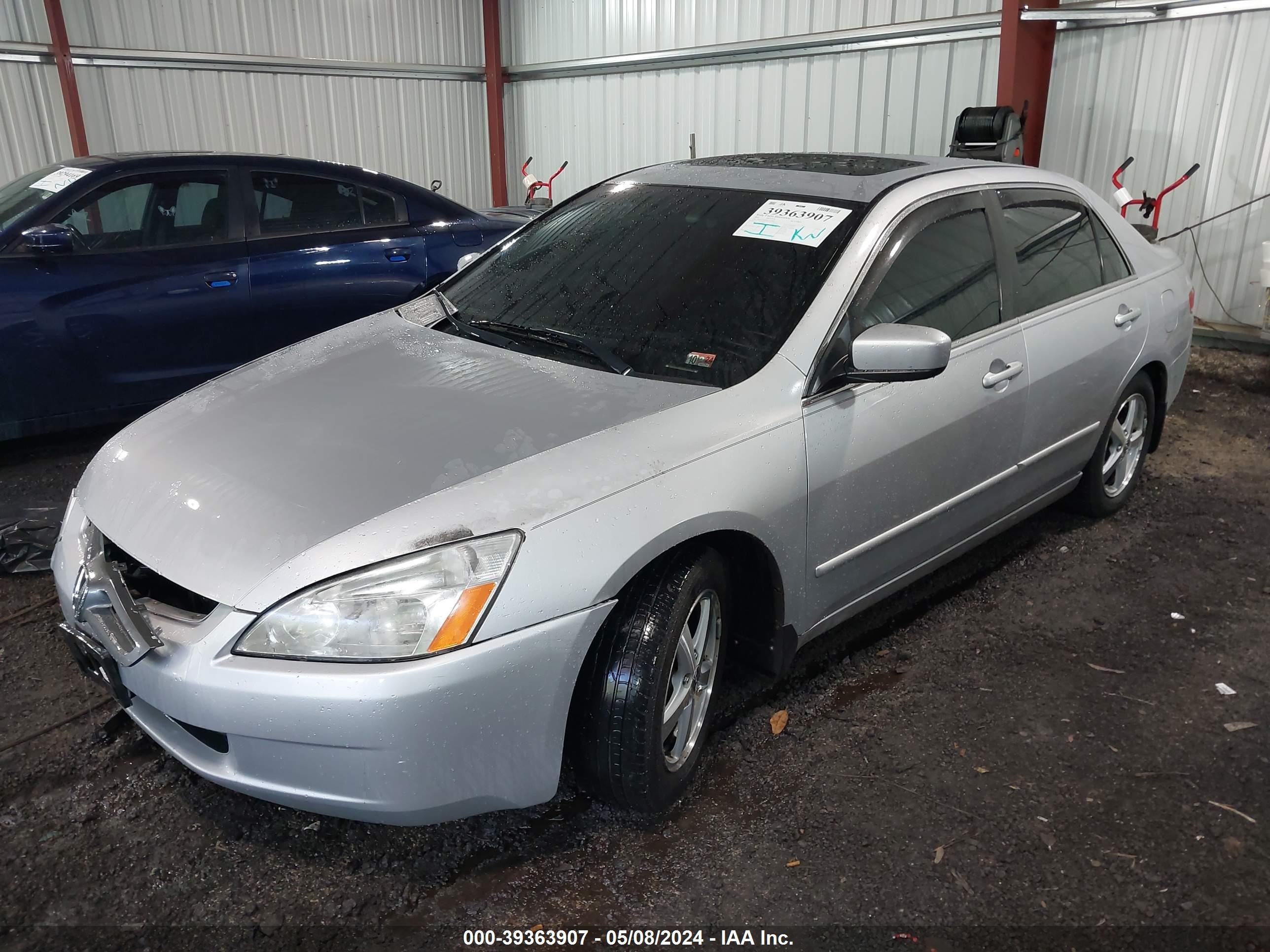 Photo 1 VIN: 1HGCM56693A105582 - HONDA ACCORD 