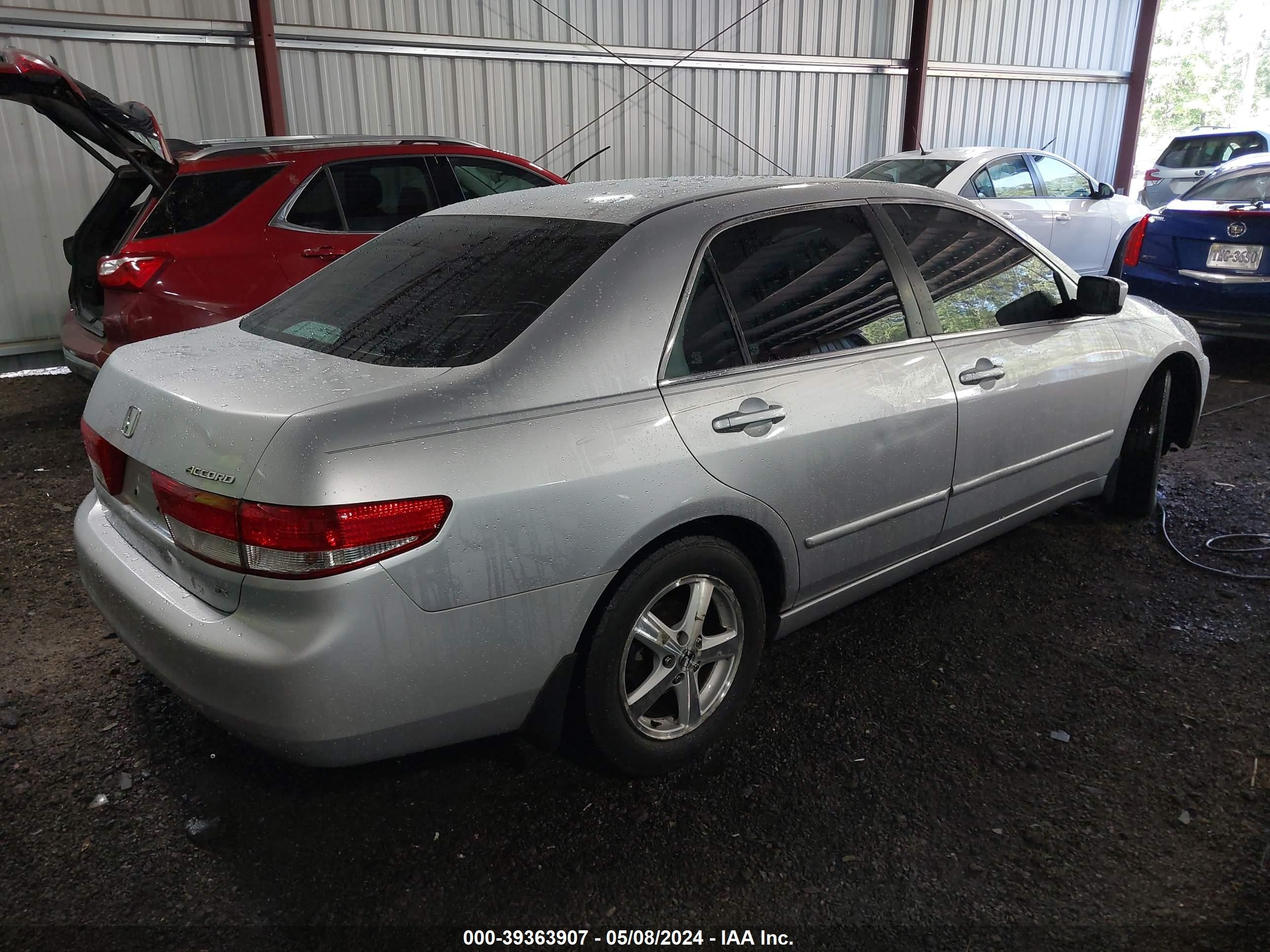 Photo 3 VIN: 1HGCM56693A105582 - HONDA ACCORD 