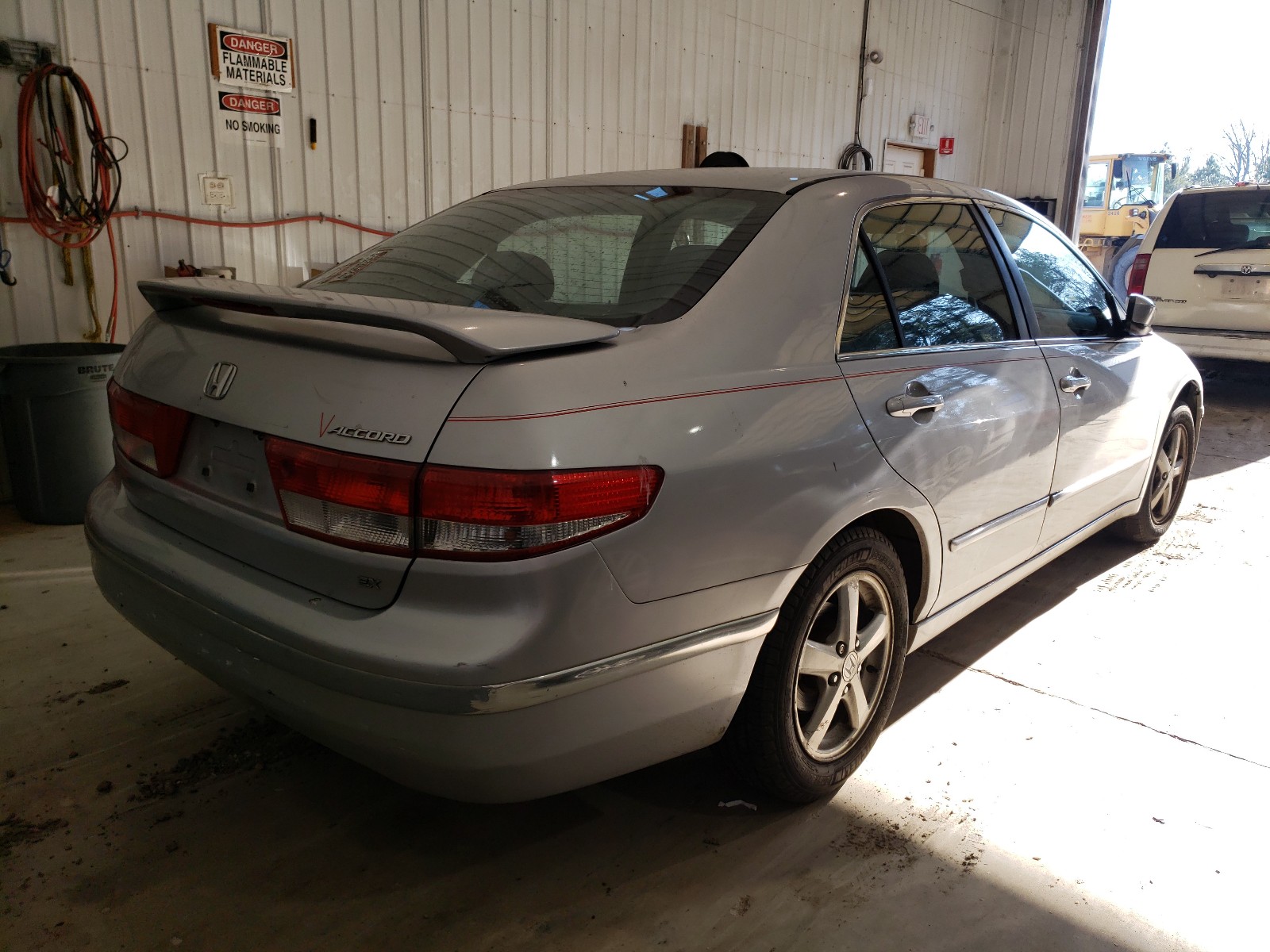 Photo 3 VIN: 1HGCM56694A059351 - HONDA ACCORD EX 