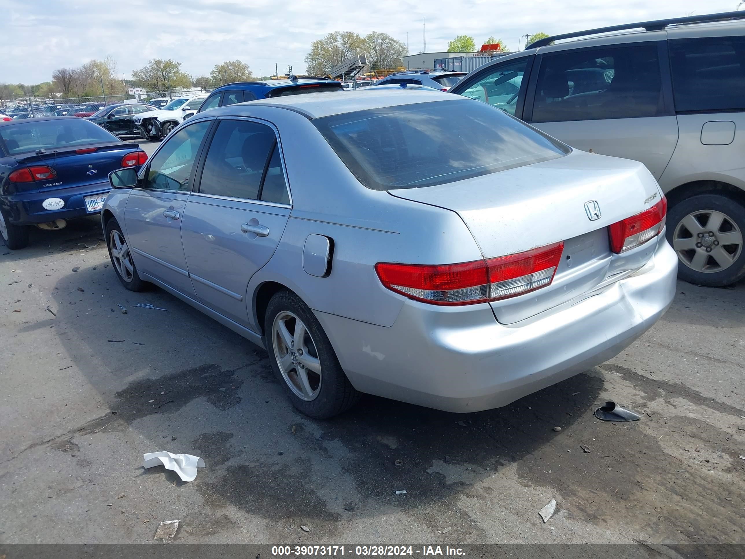 Photo 2 VIN: 1HGCM56704A143454 - HONDA ACCORD 