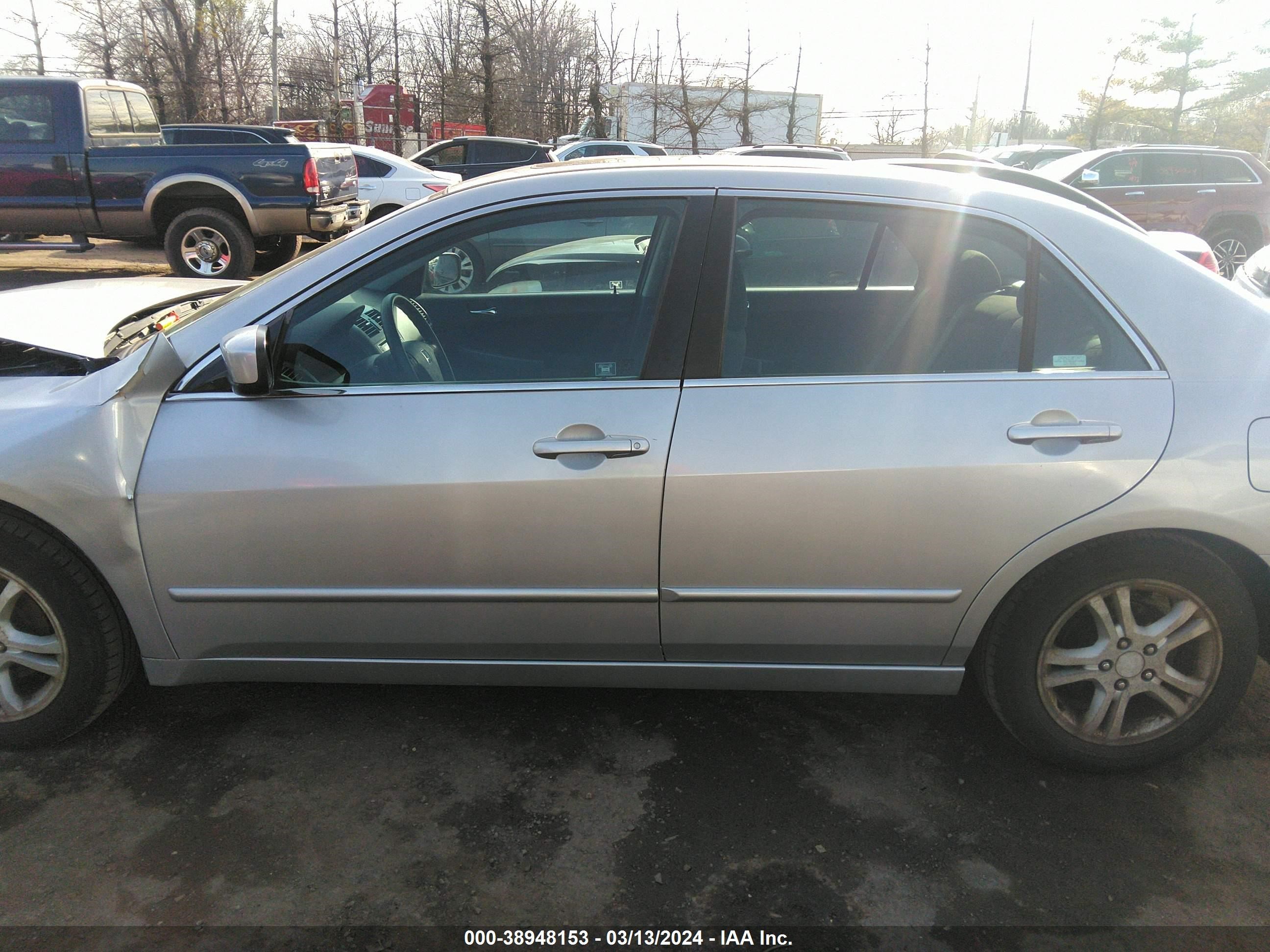 Photo 13 VIN: 1HGCM56706A098423 - HONDA ACCORD 