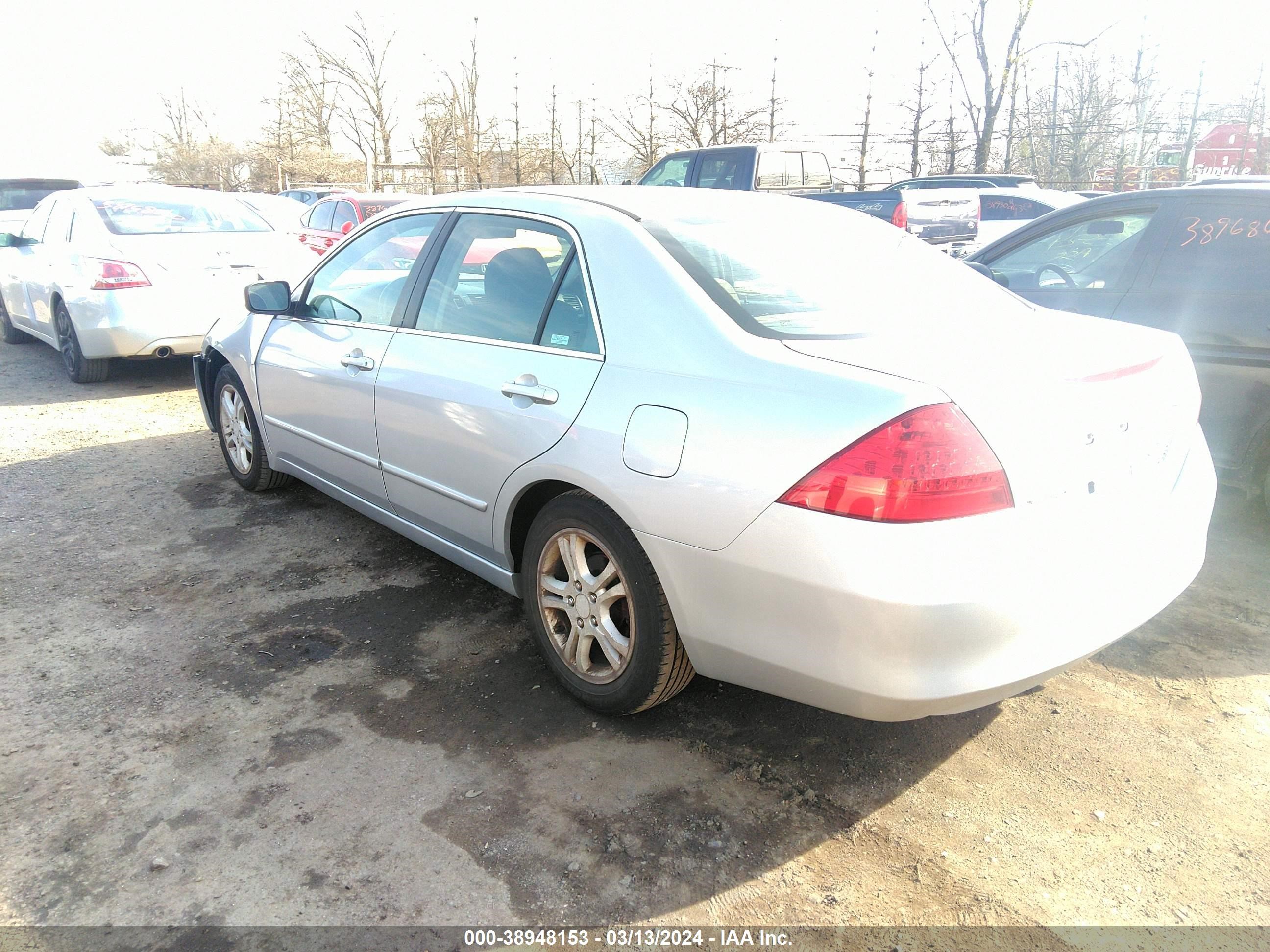 Photo 2 VIN: 1HGCM56706A098423 - HONDA ACCORD 