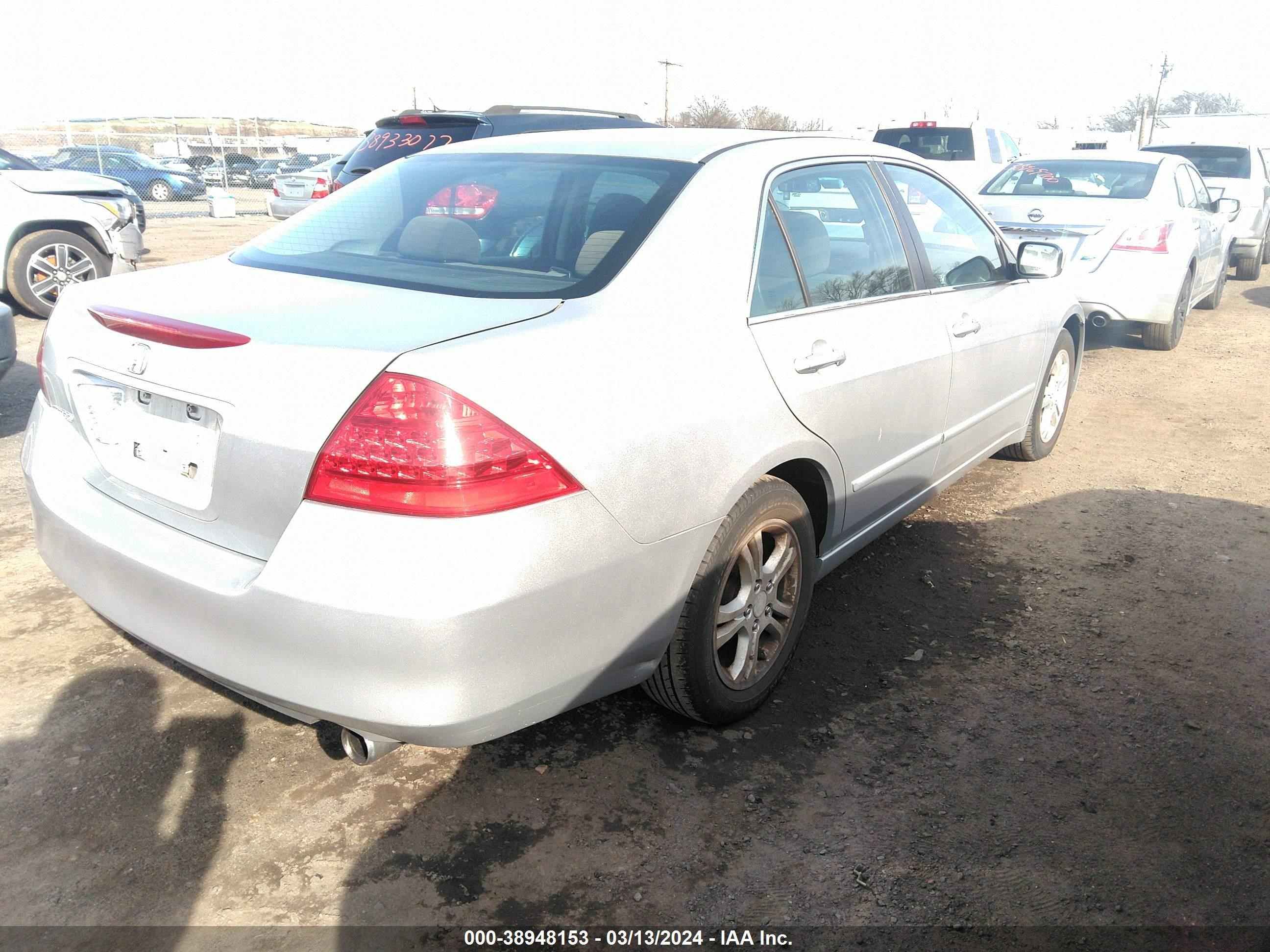 Photo 3 VIN: 1HGCM56706A098423 - HONDA ACCORD 